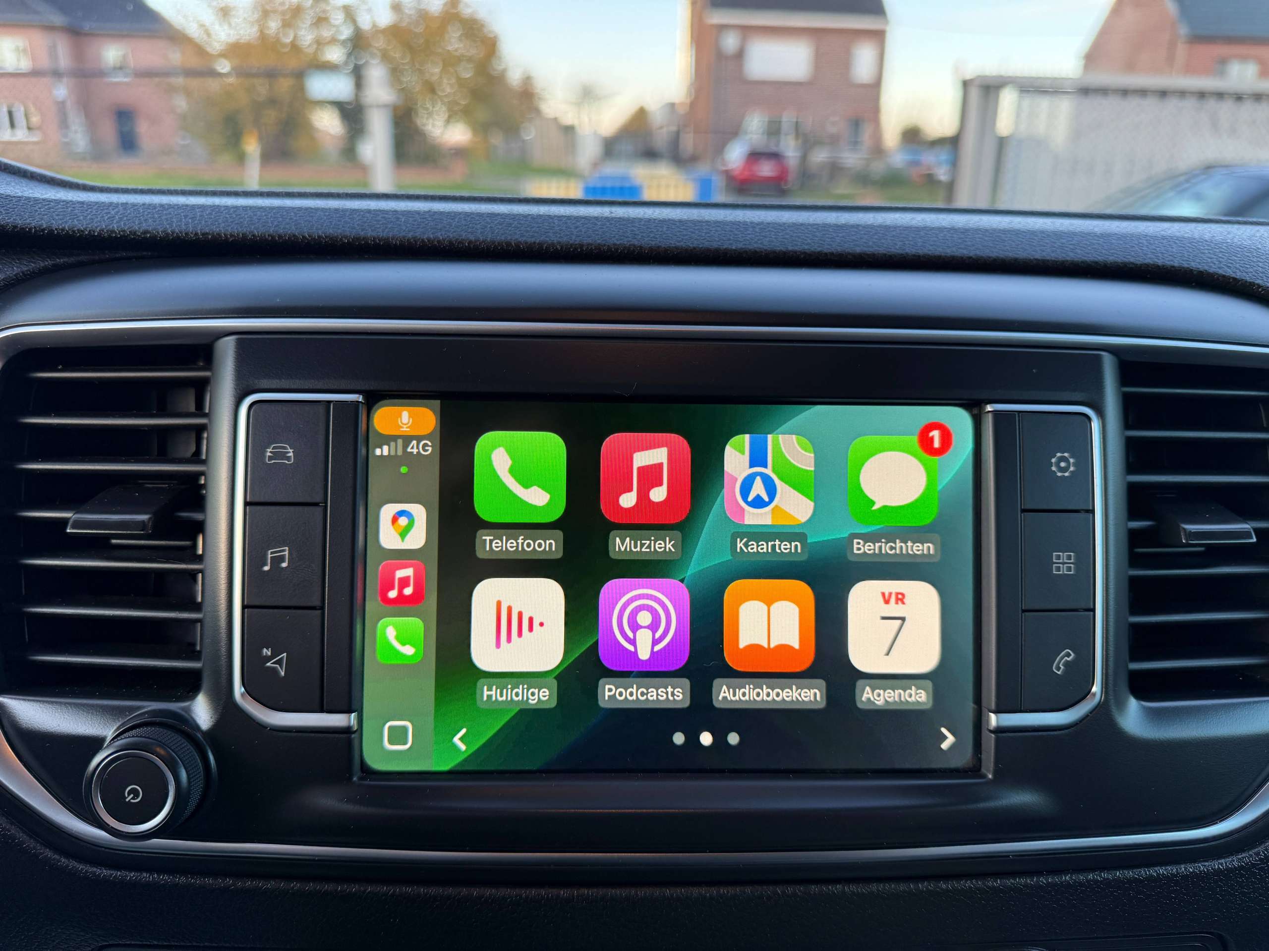 dc9720ce-d983-4e6c-8413-235c7c0df9d223-peugeot-expert-2-0-bluehdi-6-zit-automaat-navi-camera-carplay-pdc.jpg