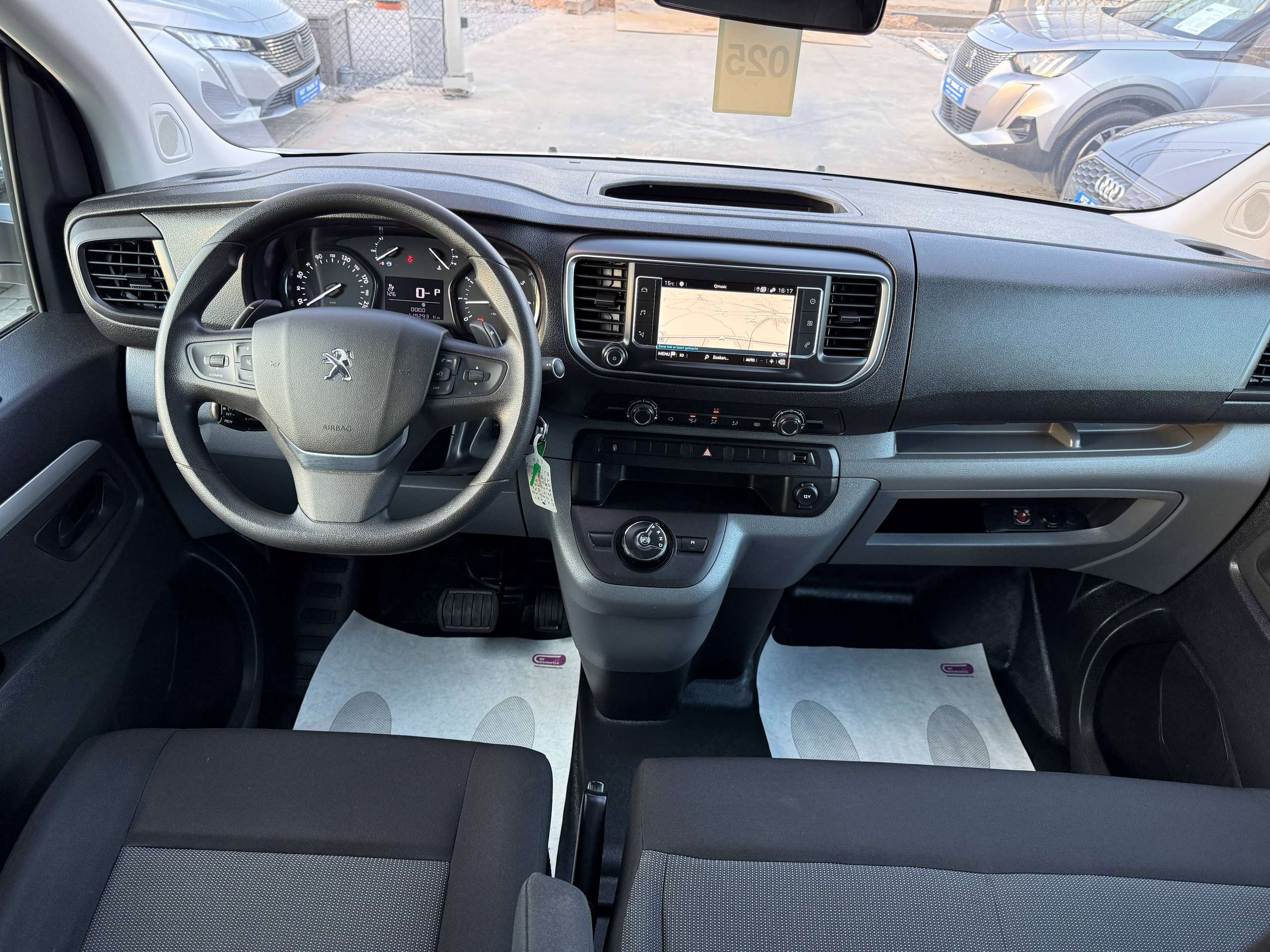 dc9720ce-d983-4e6c-8413-235c7c0df9d230-peugeot-expert-2-0-bluehdi-6-zit-automaat-navi-camera-carplay-pdc.jpg