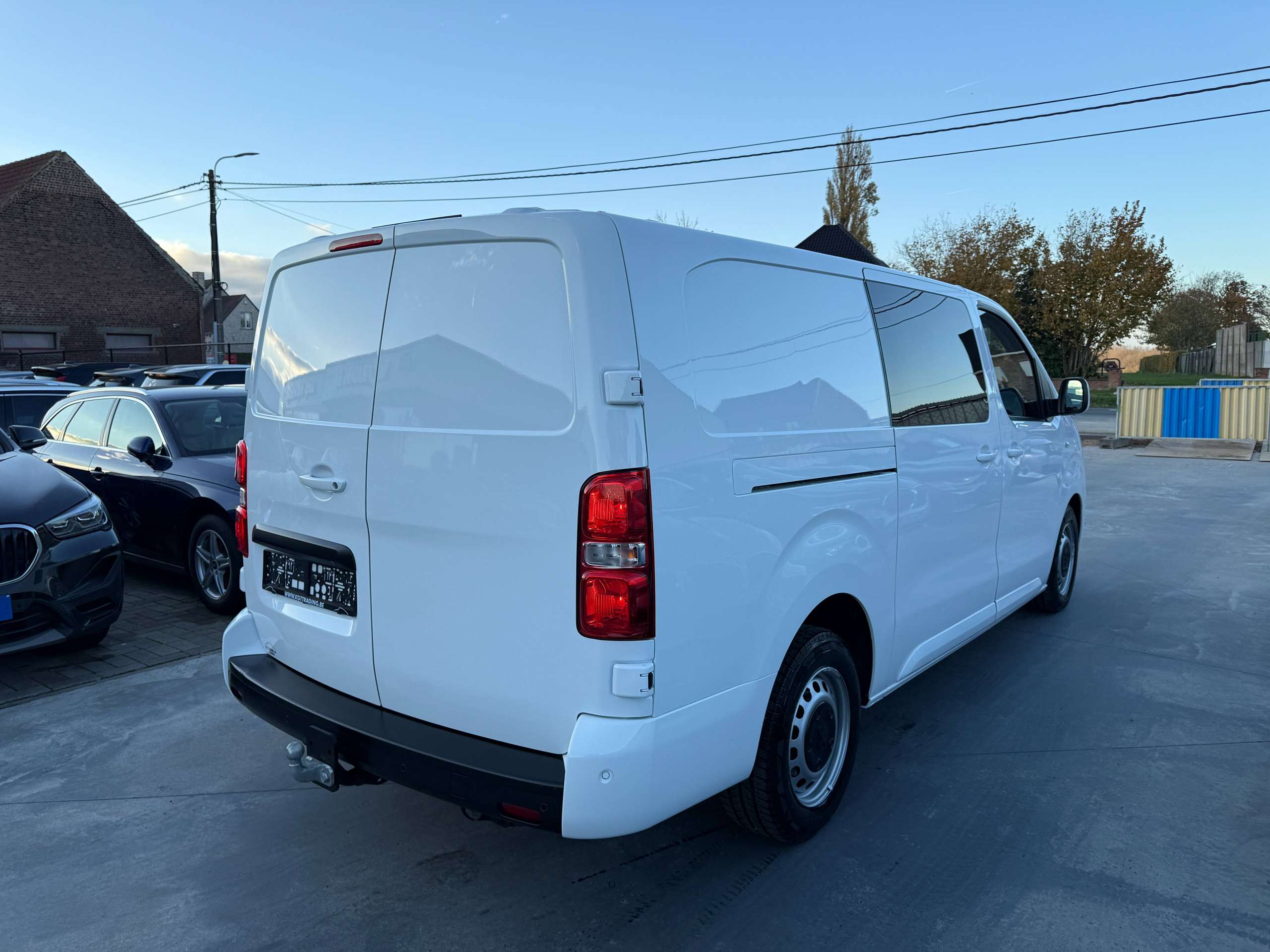 dc9720ce-d983-4e6c-8413-235c7c0df9d25-peugeot-expert-2-0-bluehdi-6-zit-automaat-navi-camera-carplay-pdc.jpg