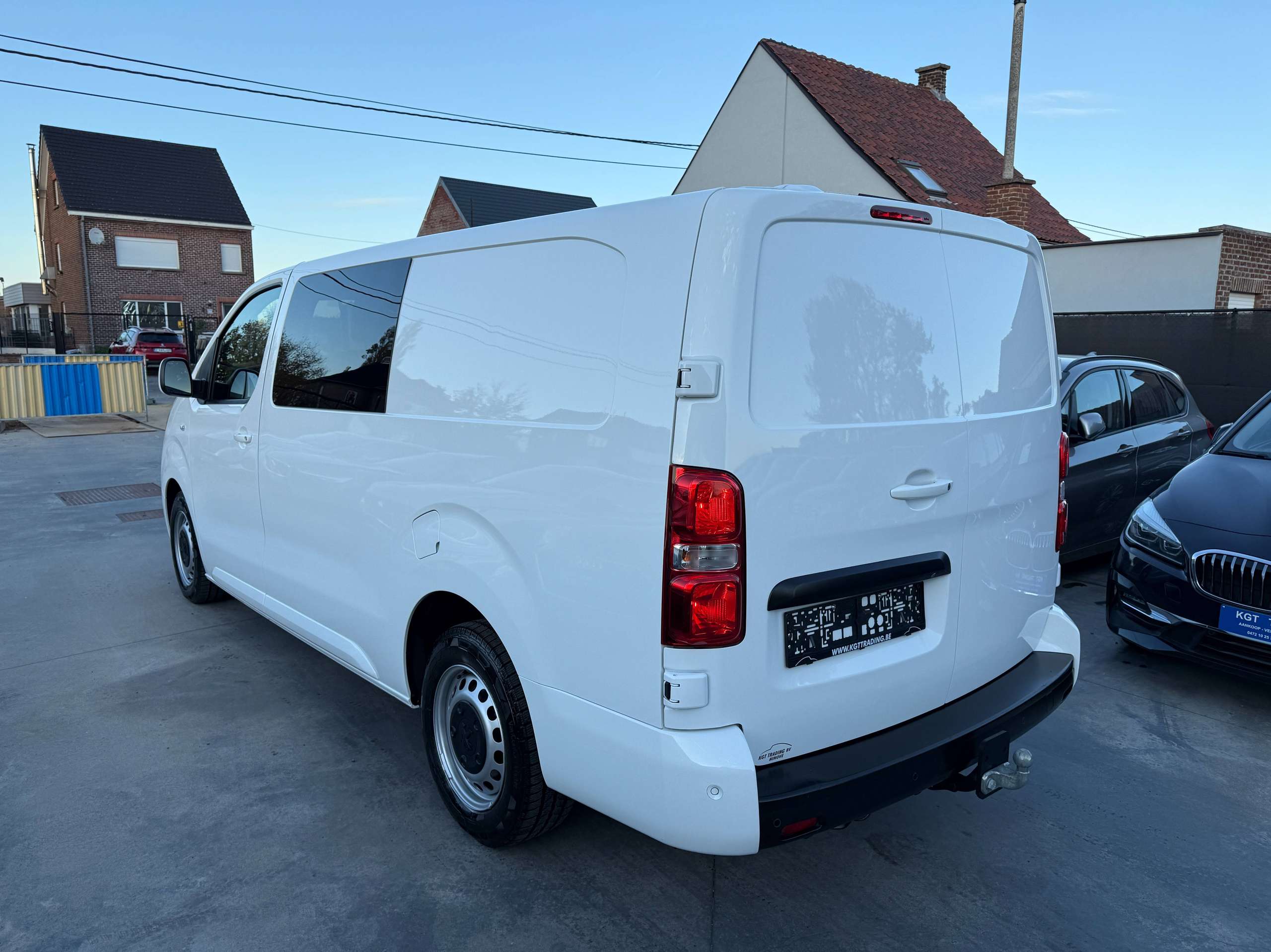 dc9720ce-d983-4e6c-8413-235c7c0df9d27-peugeot-expert-2-0-bluehdi-6-zit-automaat-navi-camera-carplay-pdc.jpg