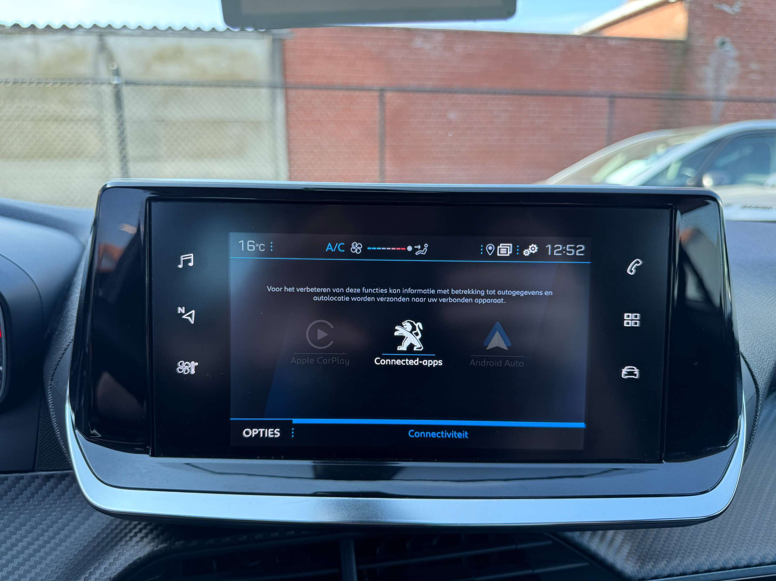 dcaaed2d-945d-47b1-bf2b-3b6fef712c7a21-peugeot-2008-1-2i-130pk-automaat-full-led-navigatie-carplay-alu.jpg