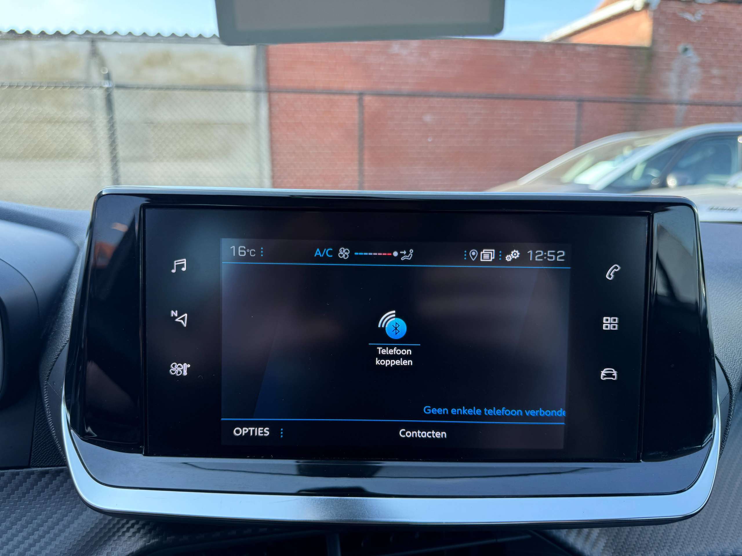 dcaaed2d-945d-47b1-bf2b-3b6fef712c7a22-peugeot-2008-1-2i-130pk-automaat-full-led-navigatie-carplay-alu.jpg