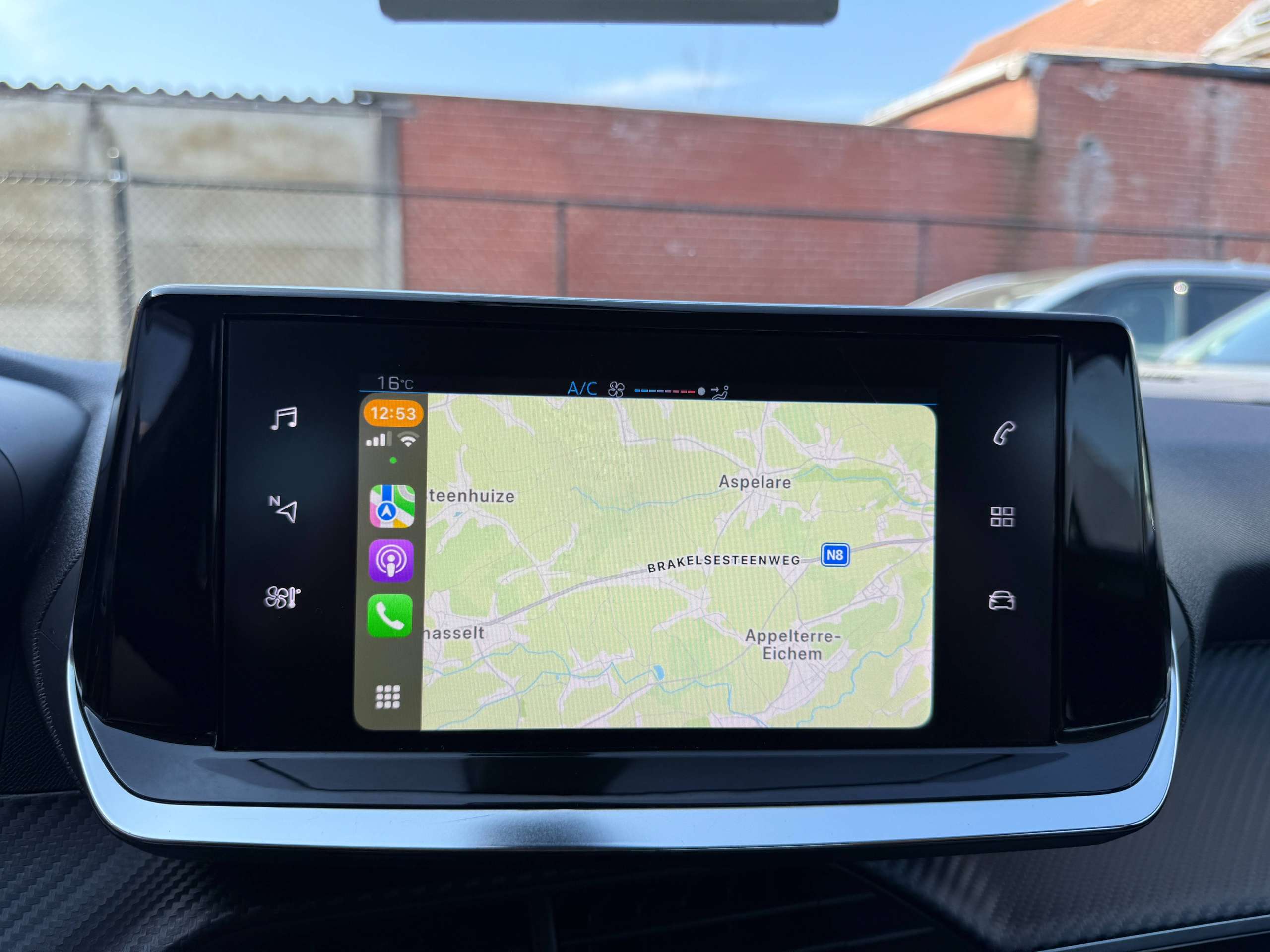 dcaaed2d-945d-47b1-bf2b-3b6fef712c7a26-peugeot-2008-1-2i-130pk-automaat-full-led-navigatie-carplay-alu.jpg