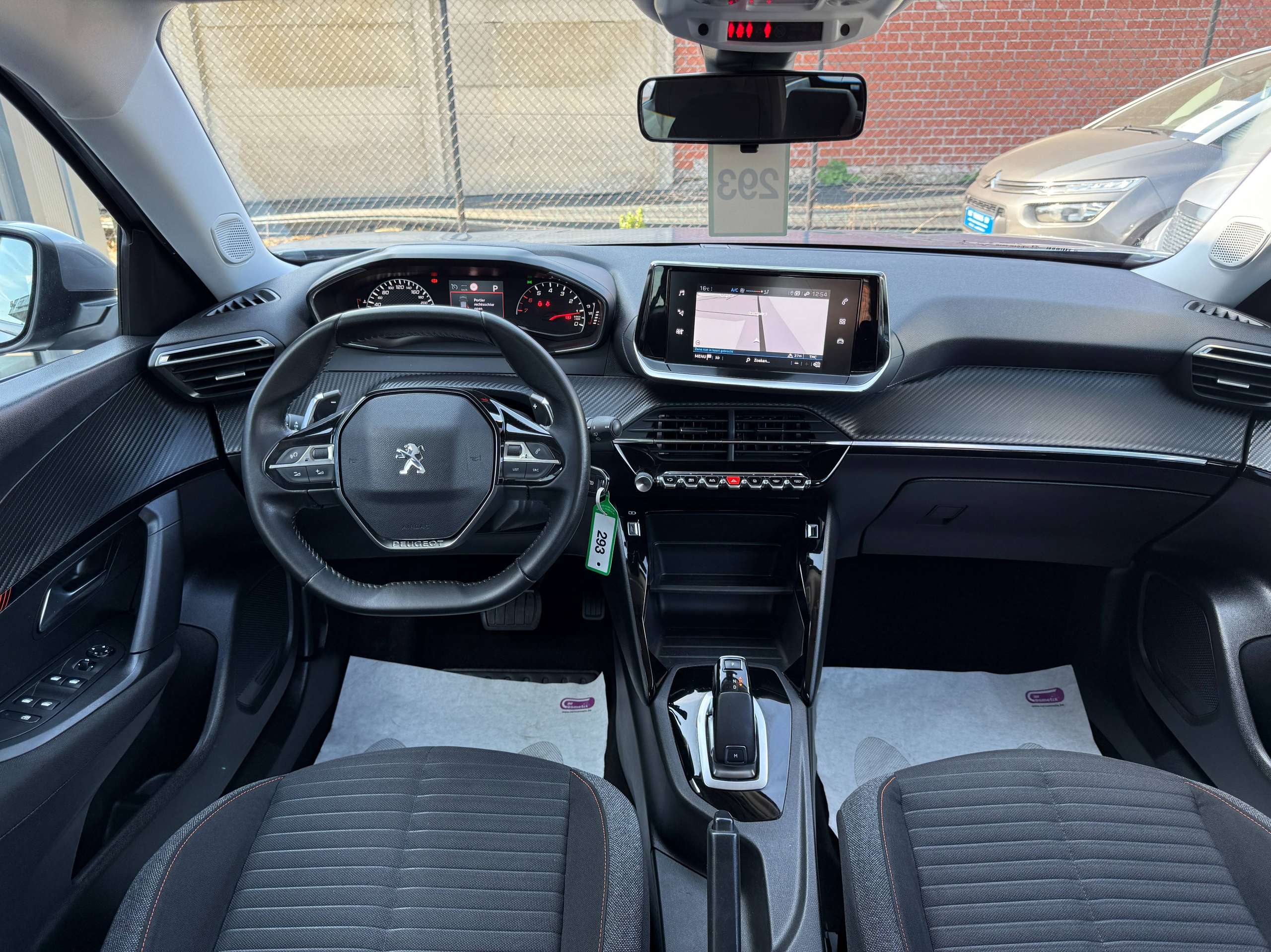 dcaaed2d-945d-47b1-bf2b-3b6fef712c7a31-peugeot-2008-1-2i-130pk-automaat-full-led-navigatie-carplay-alu.jpg