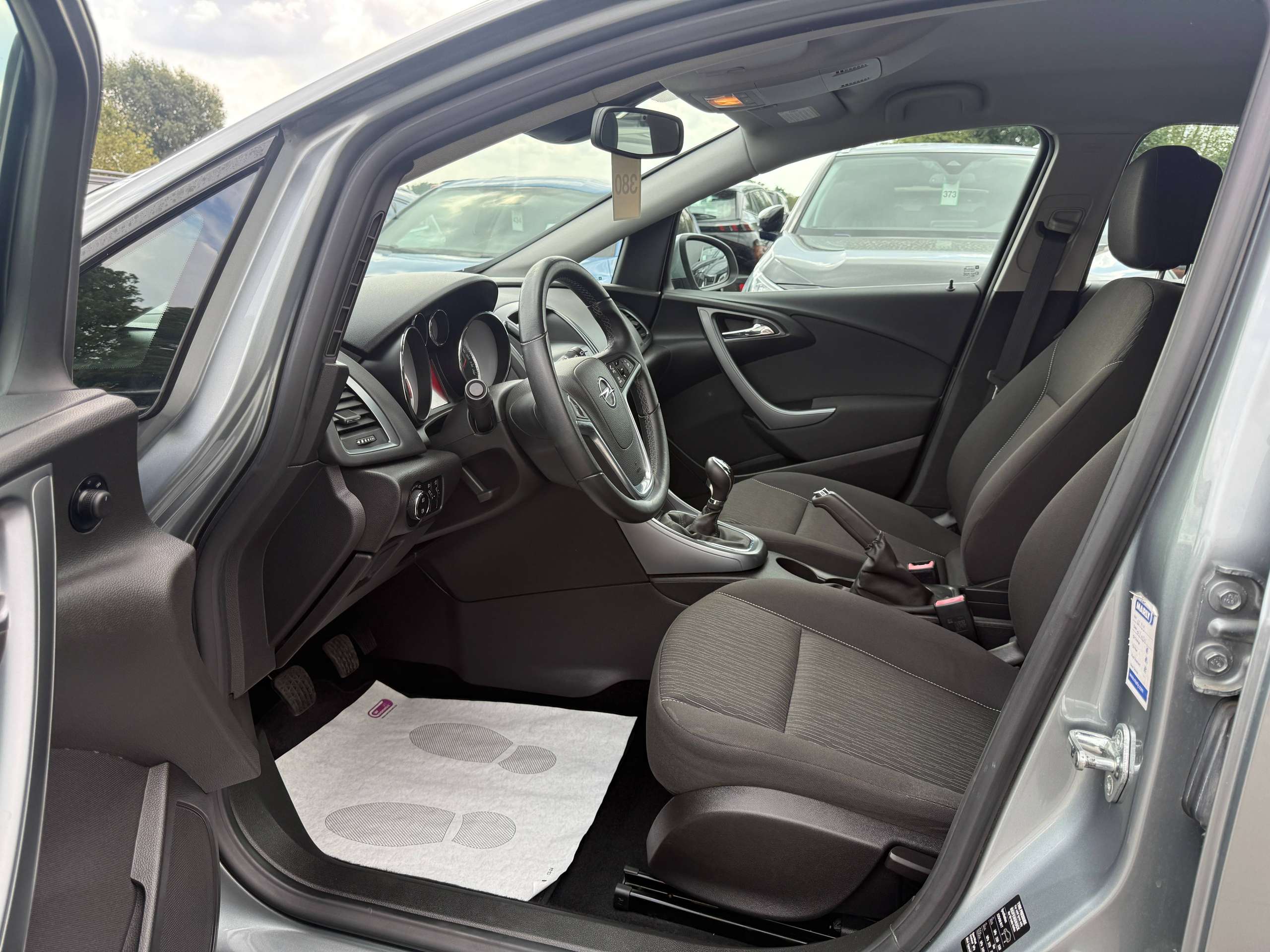 de288c72-940f-4fbb-9885-e7f63229613a12-opel-astra-1-7-cdti-110pk-5-deurs-parkeersensoren-airco-alu-velgen-carpass.jpg