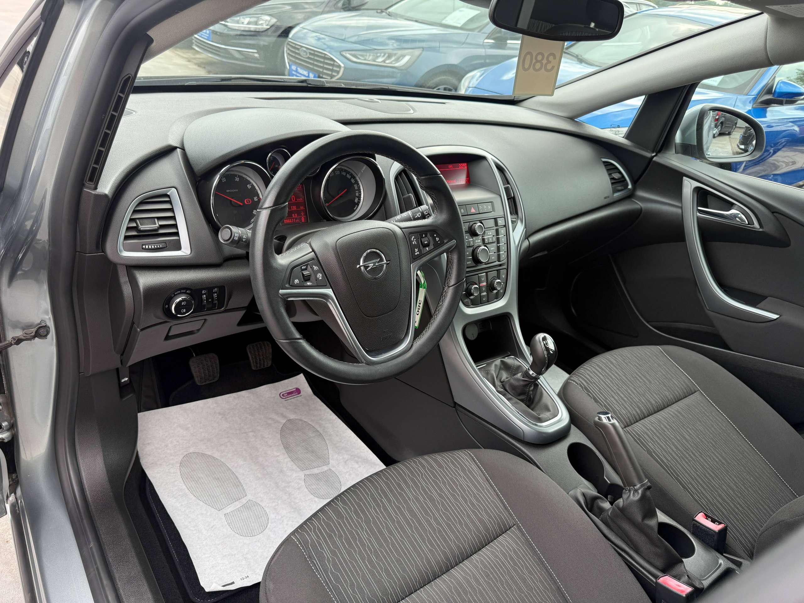 de288c72-940f-4fbb-9885-e7f63229613a13-opel-astra-1-7-cdti-110pk-5-deurs-parkeersensoren-airco-alu-velgen-carpass.jpg