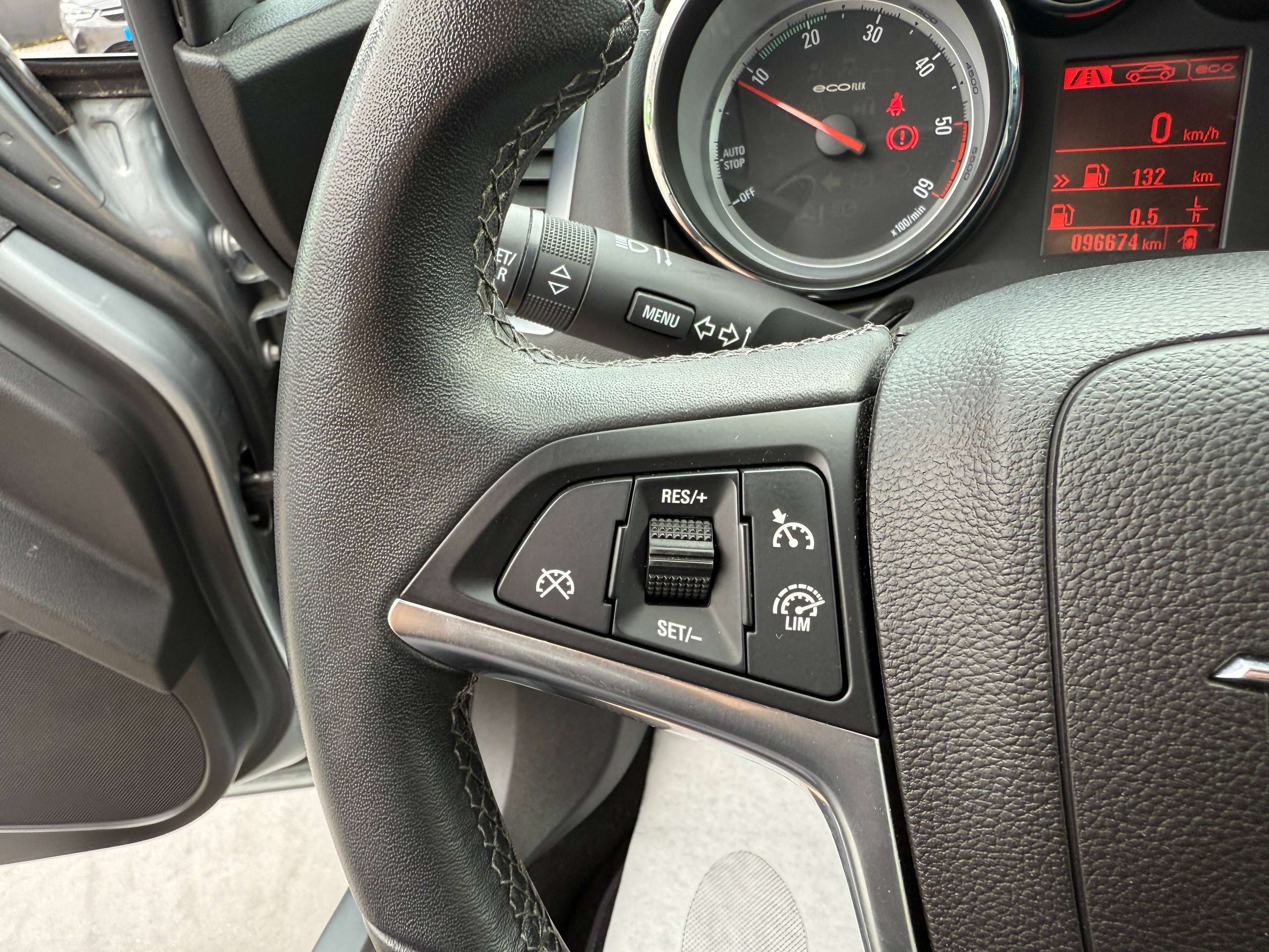 de288c72-940f-4fbb-9885-e7f63229613a17-opel-astra-1-7-cdti-110pk-5-deurs-parkeersensoren-airco-alu-velgen-carpass.jpg