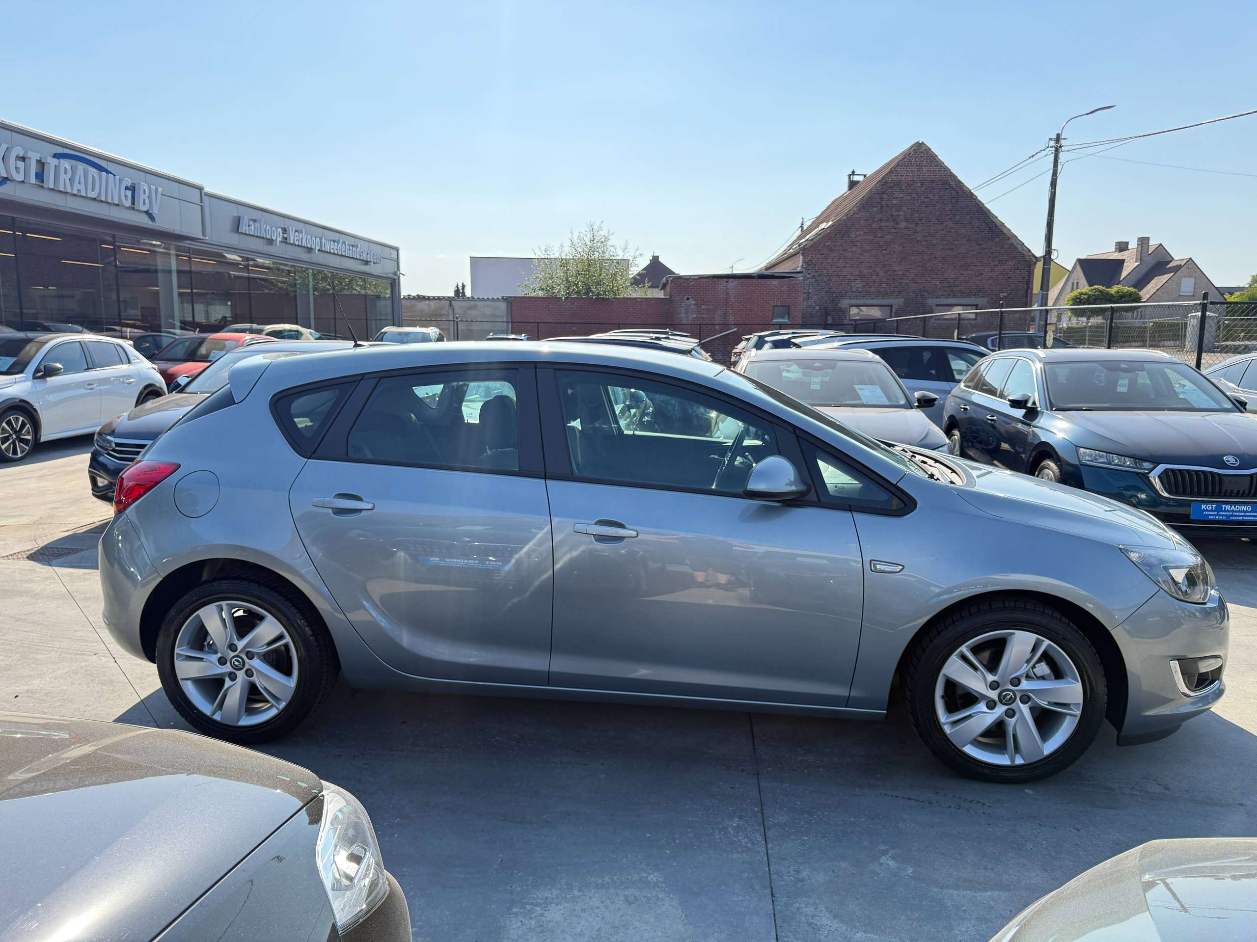 de288c72-940f-4fbb-9885-e7f63229613a4-opel-astra-1-7-cdti-110pk-5-deurs-parkeersensoren-airco-alu-velgen-carpass.jpg