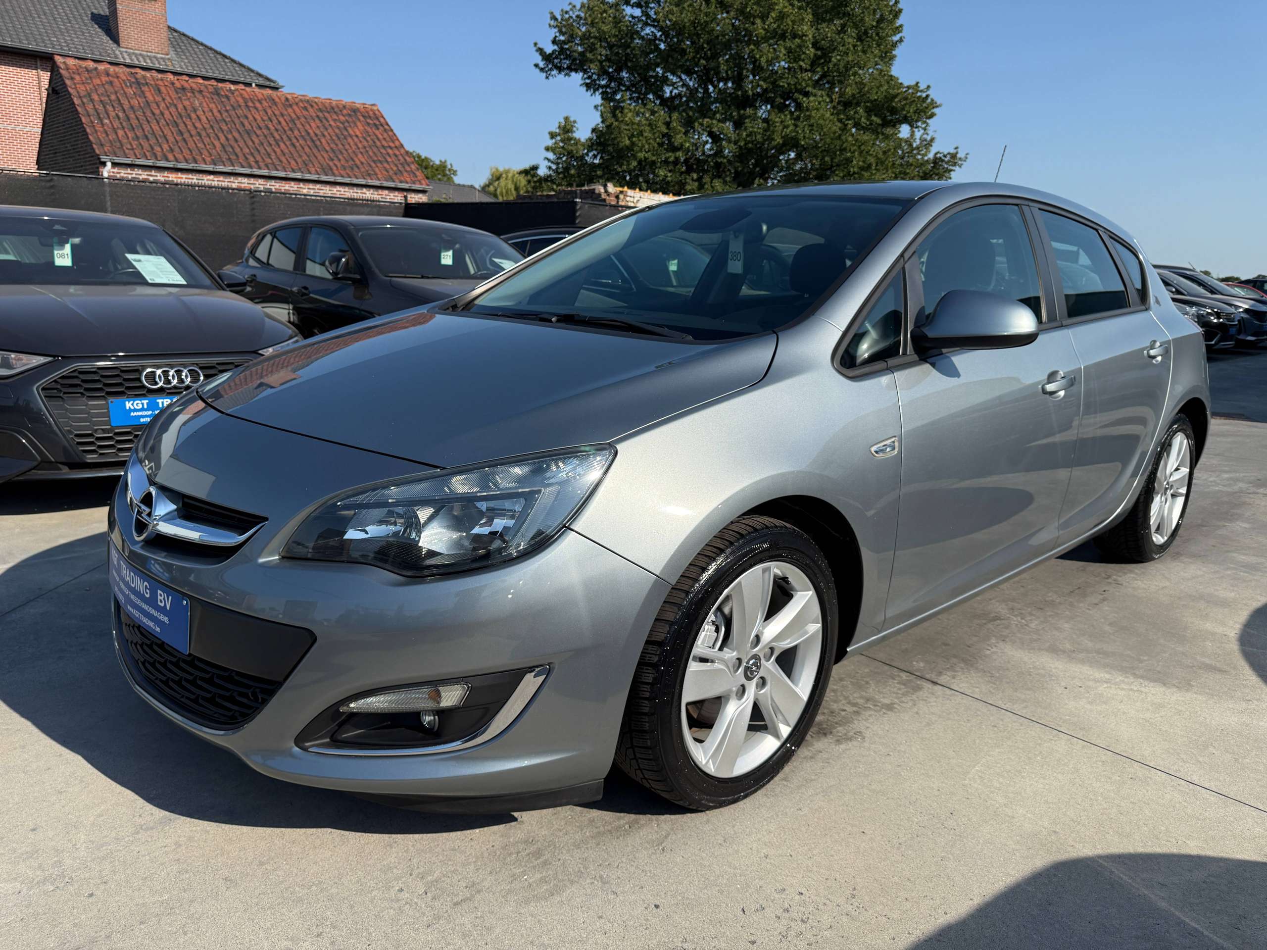 de288c72-940f-4fbb-9885-e7f63229613a9-opel-astra-1-7-cdti-110pk-5-deurs-parkeersensoren-airco-alu-velgen-carpass.jpg