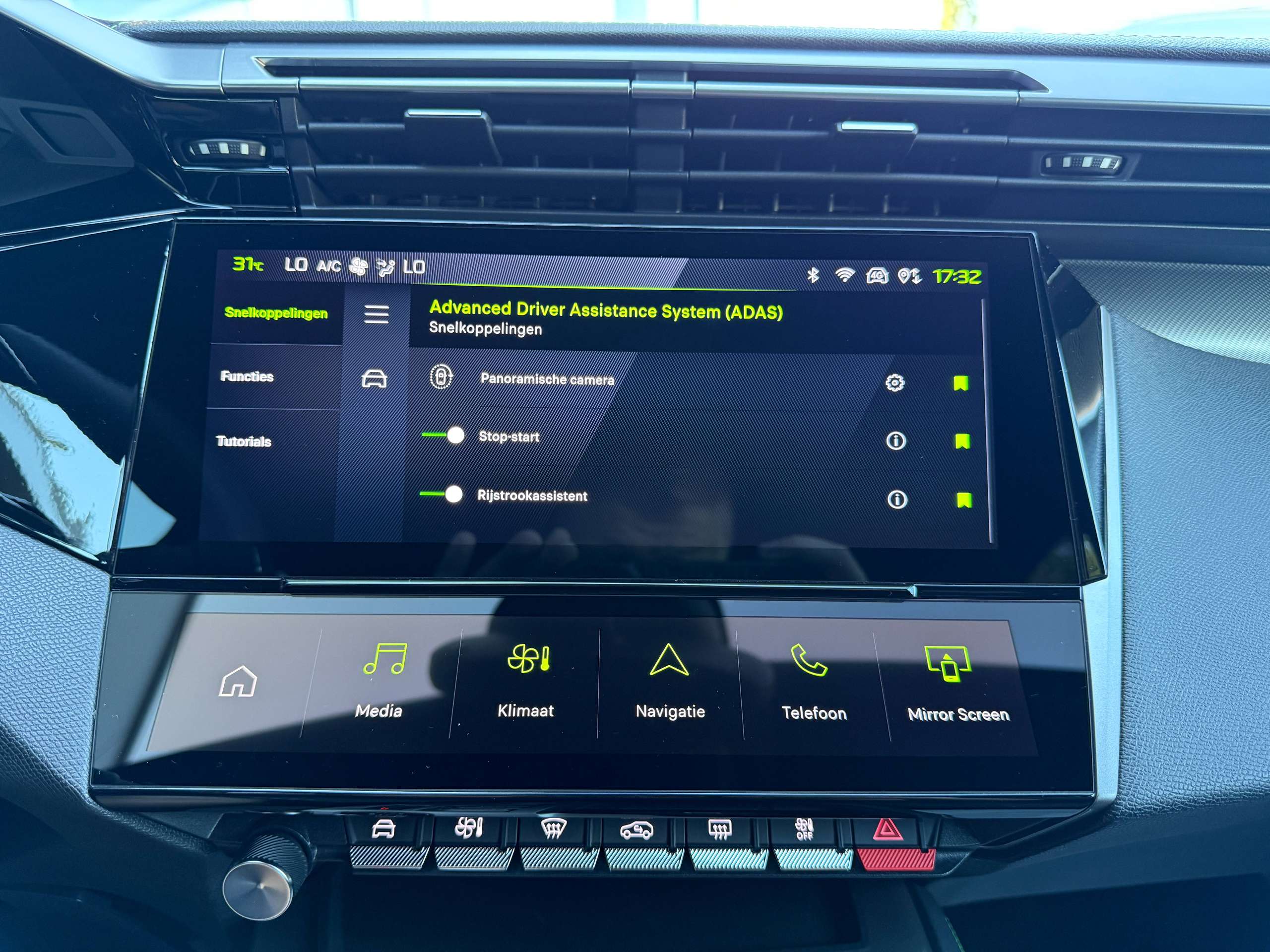 de507d4f-e0d7-4437-9a1d-4bb7f17f5c4f24-peugeot-408-1-2i-turbo-hybrid-gt-line-automaat-navi-leder-full-led-360-camera-carplay.jpg