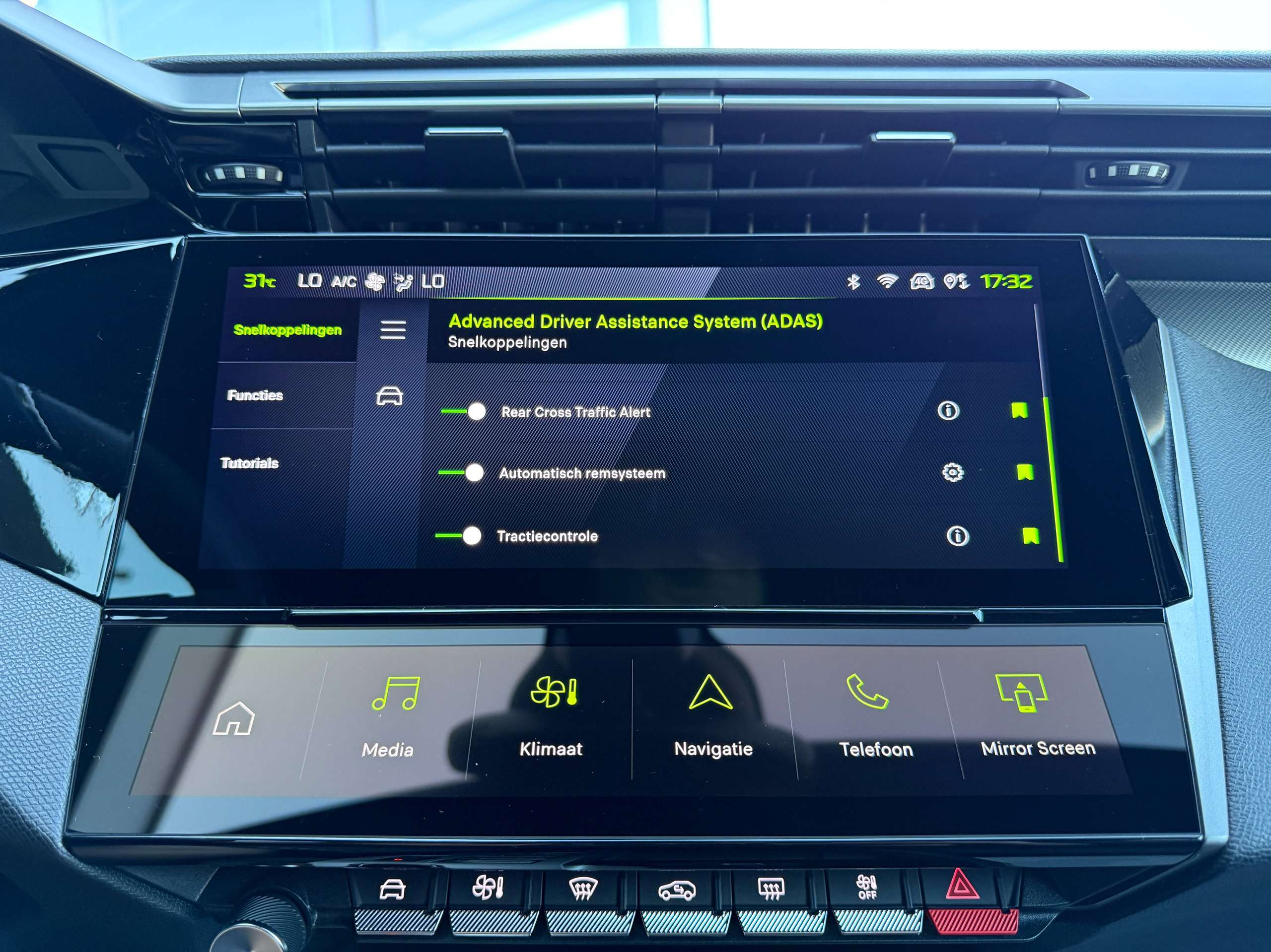 de507d4f-e0d7-4437-9a1d-4bb7f17f5c4f25-peugeot-408-1-2i-turbo-hybrid-gt-line-automaat-navi-leder-full-led-360-camera-carplay.jpg