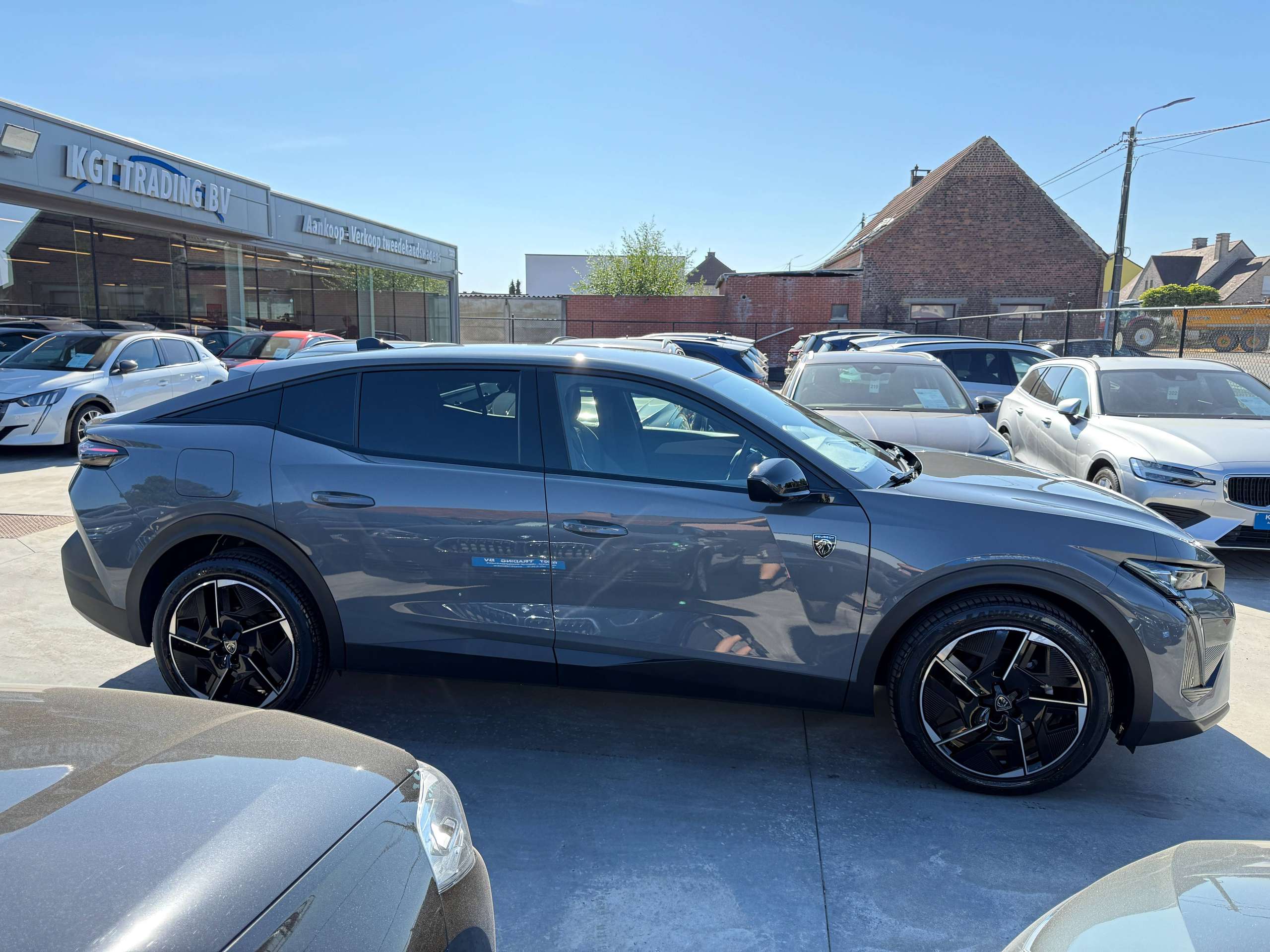 de507d4f-e0d7-4437-9a1d-4bb7f17f5c4f4-peugeot-408-1-2i-turbo-hybrid-gt-line-automaat-navi-leder-full-led-360-camera-carplay.jpg