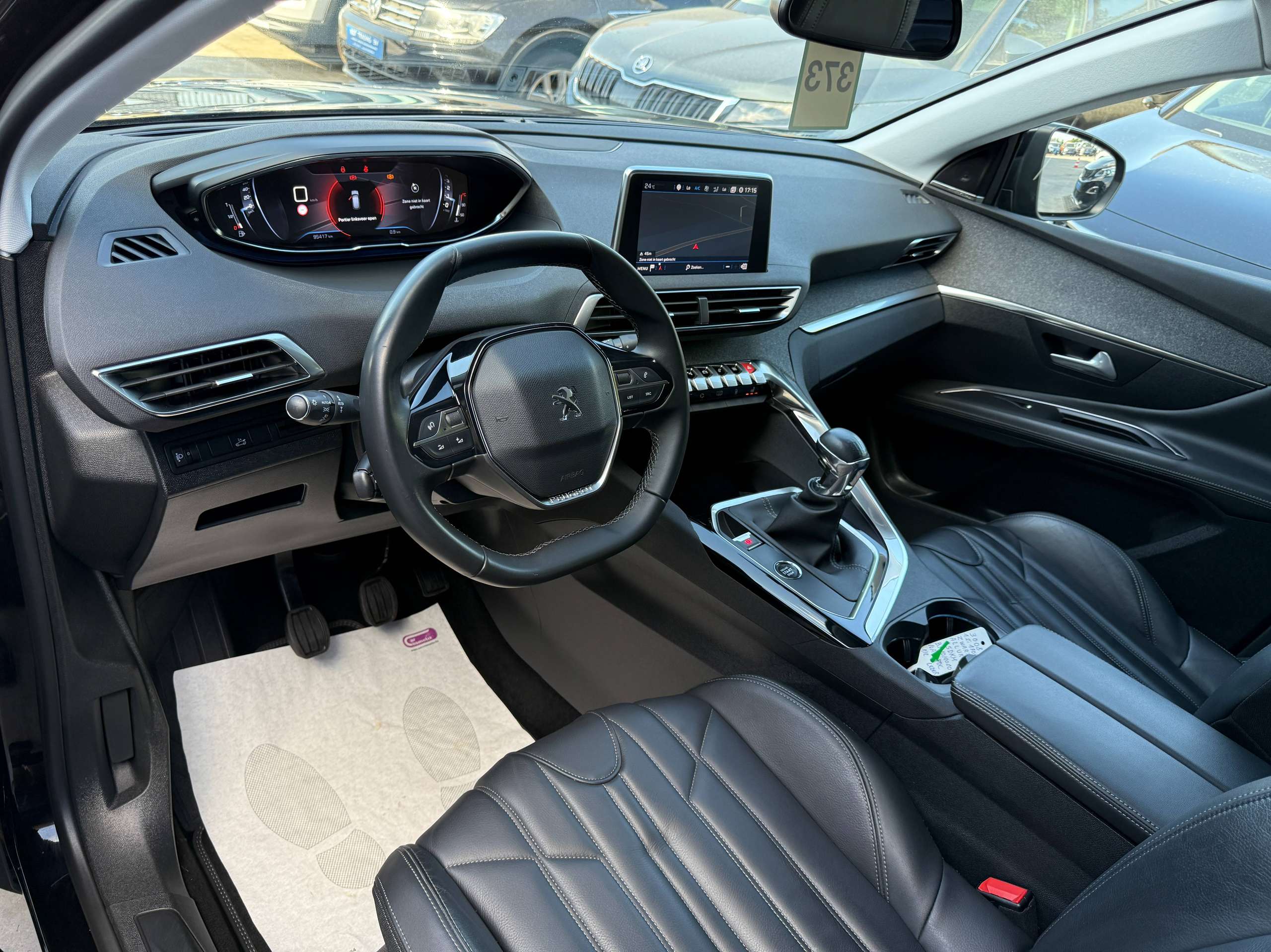 debdb364-b0c2-452c-aa47-903ec3079dcb12-peugeot-3008-1-2i-130pk-navigatie-zwart-leder-camera-carplay-focal-soundsysteem.jpg