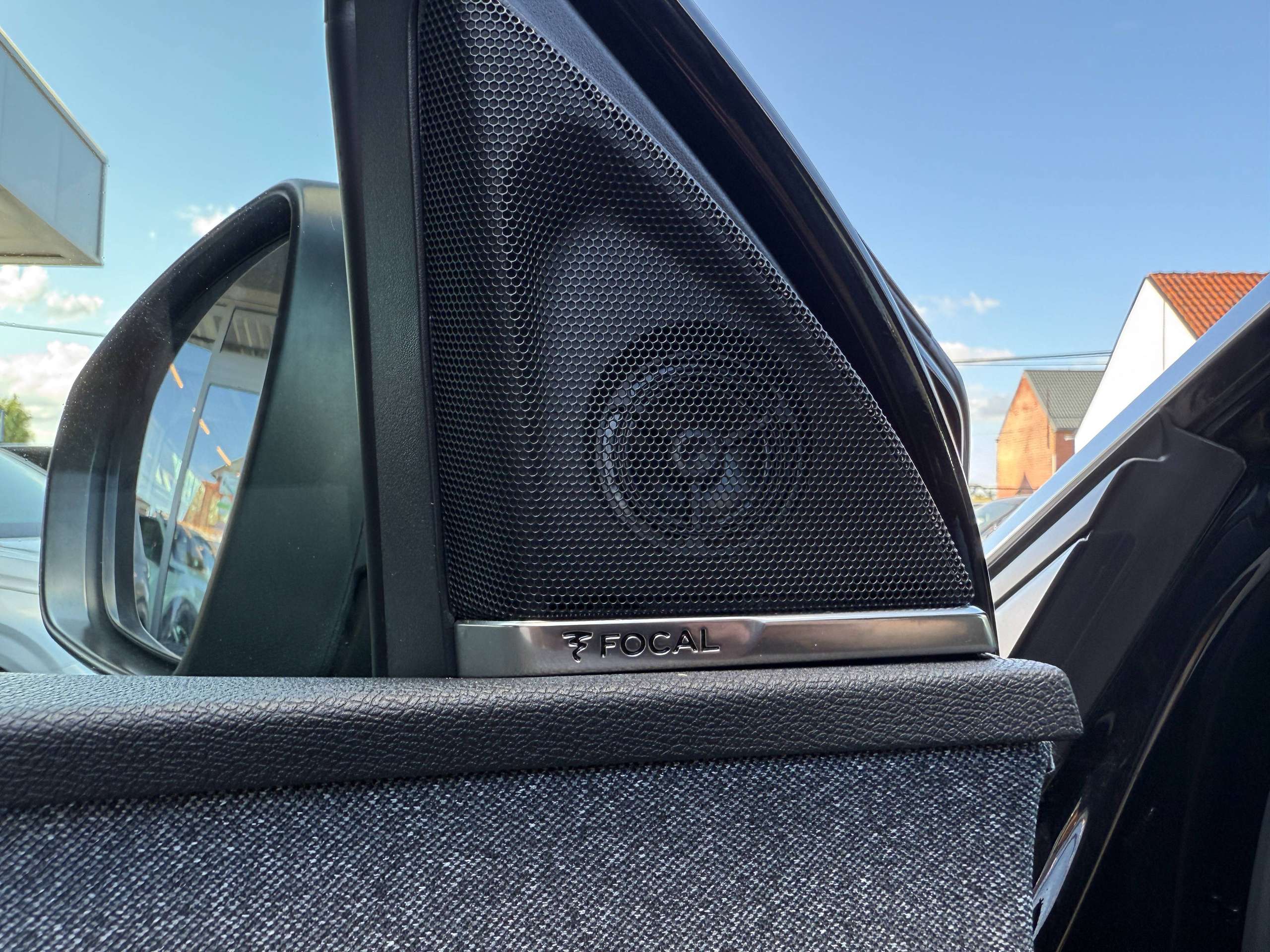 debdb364-b0c2-452c-aa47-903ec3079dcb20-peugeot-3008-1-2i-130pk-navigatie-zwart-leder-camera-carplay-focal-soundsysteem.jpg