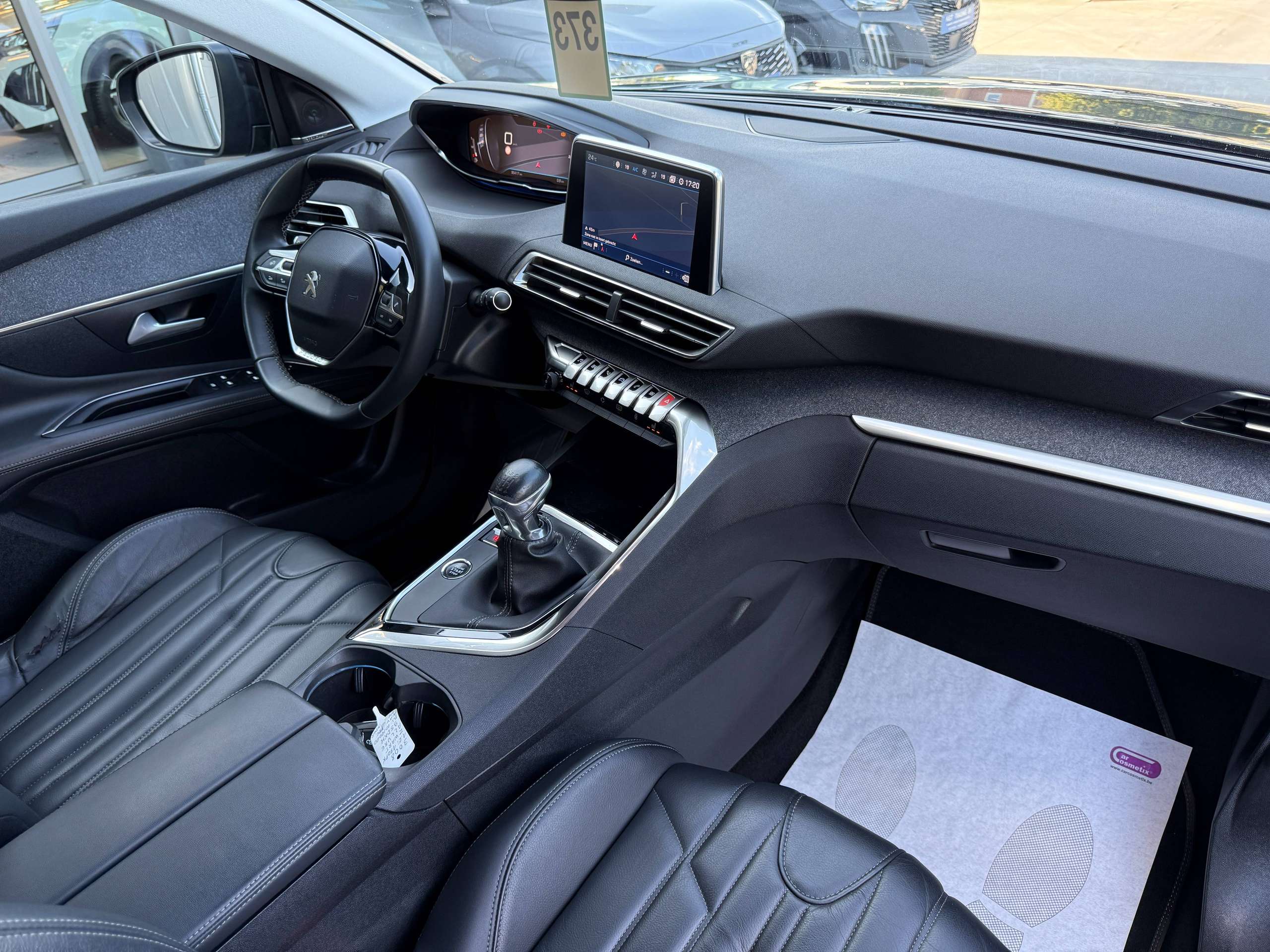 debdb364-b0c2-452c-aa47-903ec3079dcb32-peugeot-3008-1-2i-130pk-navigatie-zwart-leder-camera-carplay-focal-soundsysteem.jpg