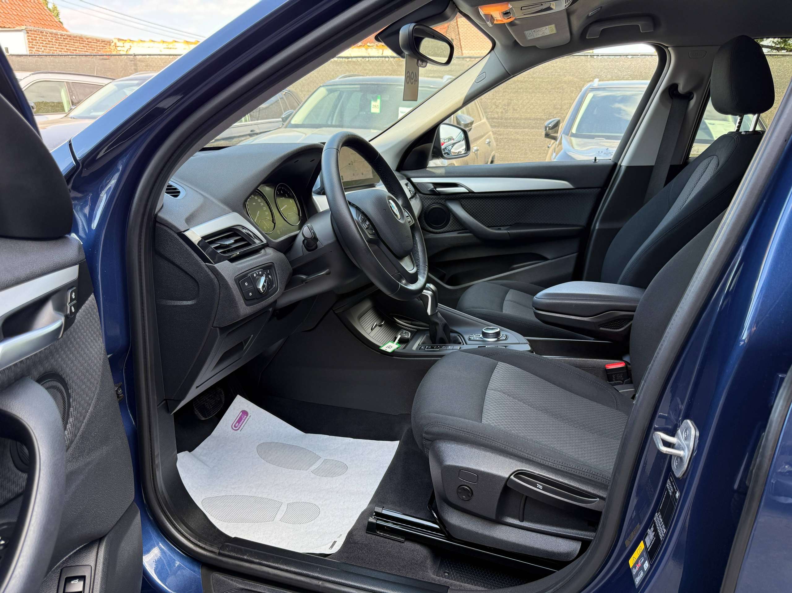 dee57dcb-7b94-4030-a67e-5d151e2b2add14-bmw-x1-1-5-ia-x-drive25e-hybride-automaat-navi-full-led-camera-head-up-dab-pdc.jpg