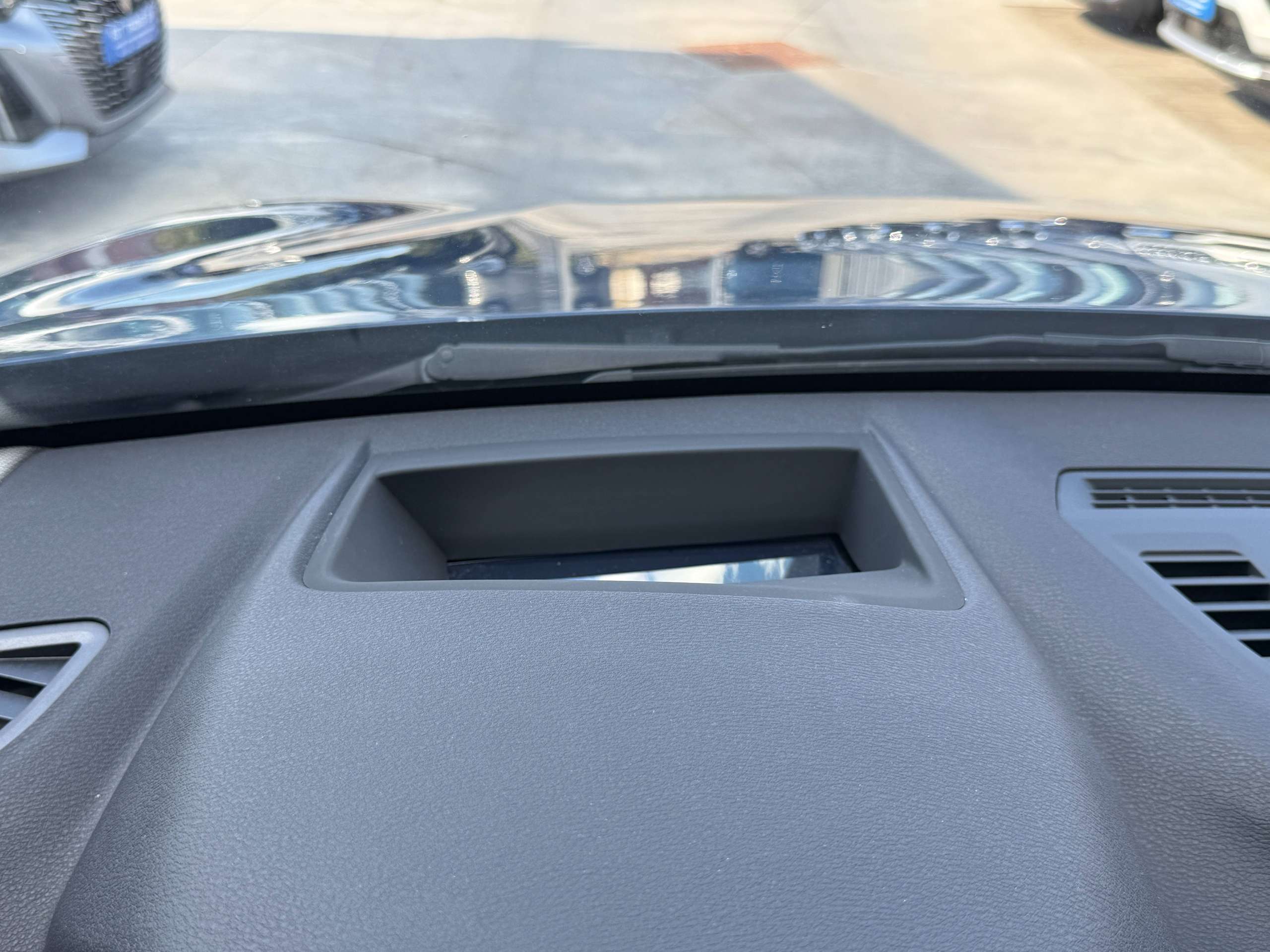 dee57dcb-7b94-4030-a67e-5d151e2b2add21-bmw-x1-1-5-ia-x-drive25e-hybride-automaat-navi-full-led-camera-head-up-dab-pdc.jpg