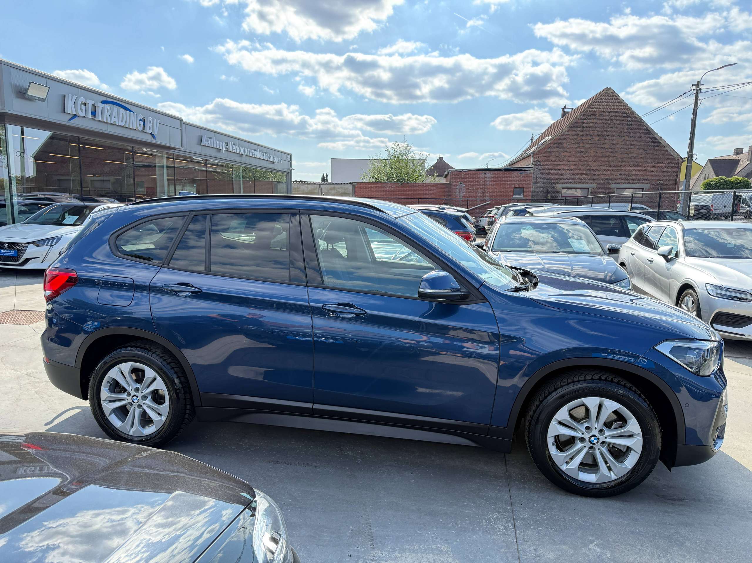 dee57dcb-7b94-4030-a67e-5d151e2b2add4-bmw-x1-1-5-ia-x-drive25e-hybride-automaat-navi-full-led-camera-head-up-dab-pdc.jpg
