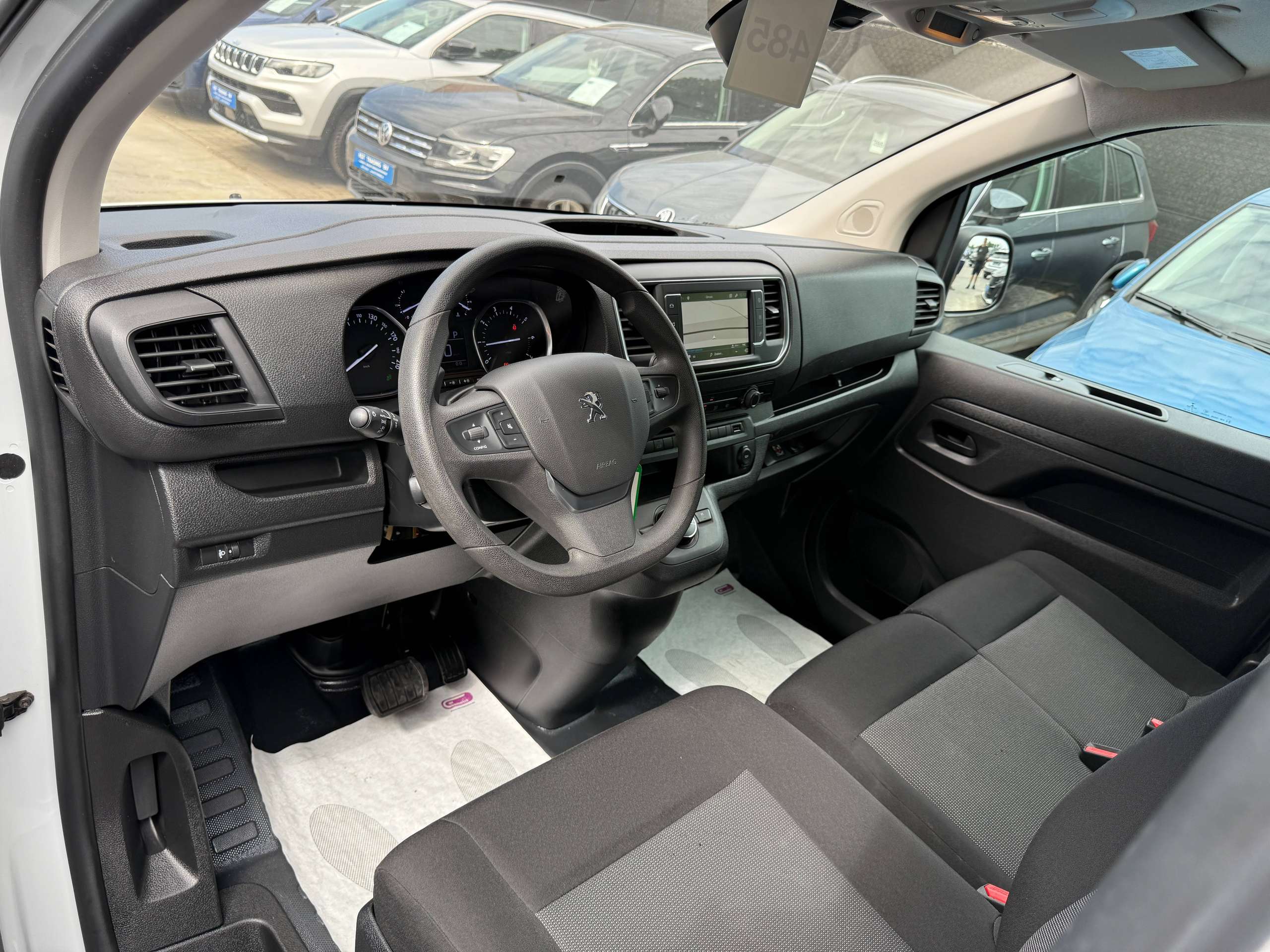 e374bee4-d387-4300-95ca-b6da679cc32513-peugeot-expert-2-0-bluehdi-3-zit-automaat-navigatie-camera-dode-hoek-adaptieve-cruise-control.jpg