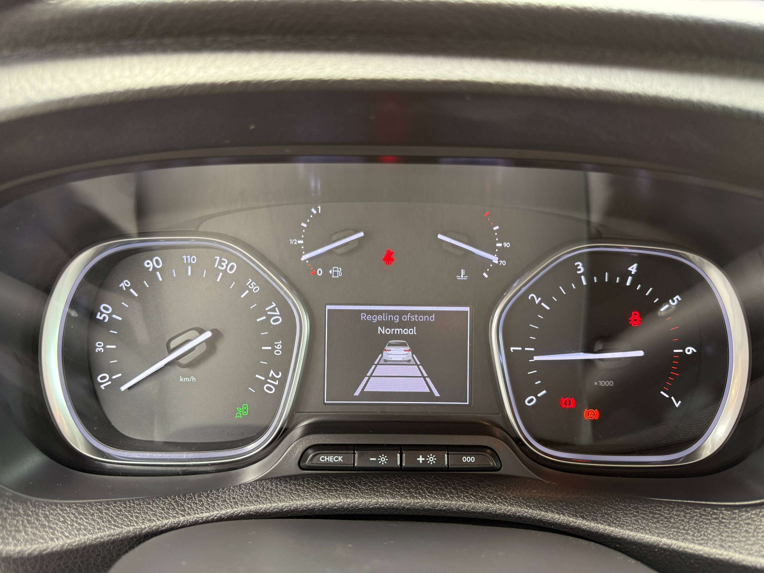 e374bee4-d387-4300-95ca-b6da679cc32520-peugeot-expert-2-0-bluehdi-3-zit-automaat-navigatie-camera-dode-hoek-adaptieve-cruise-control.jpg