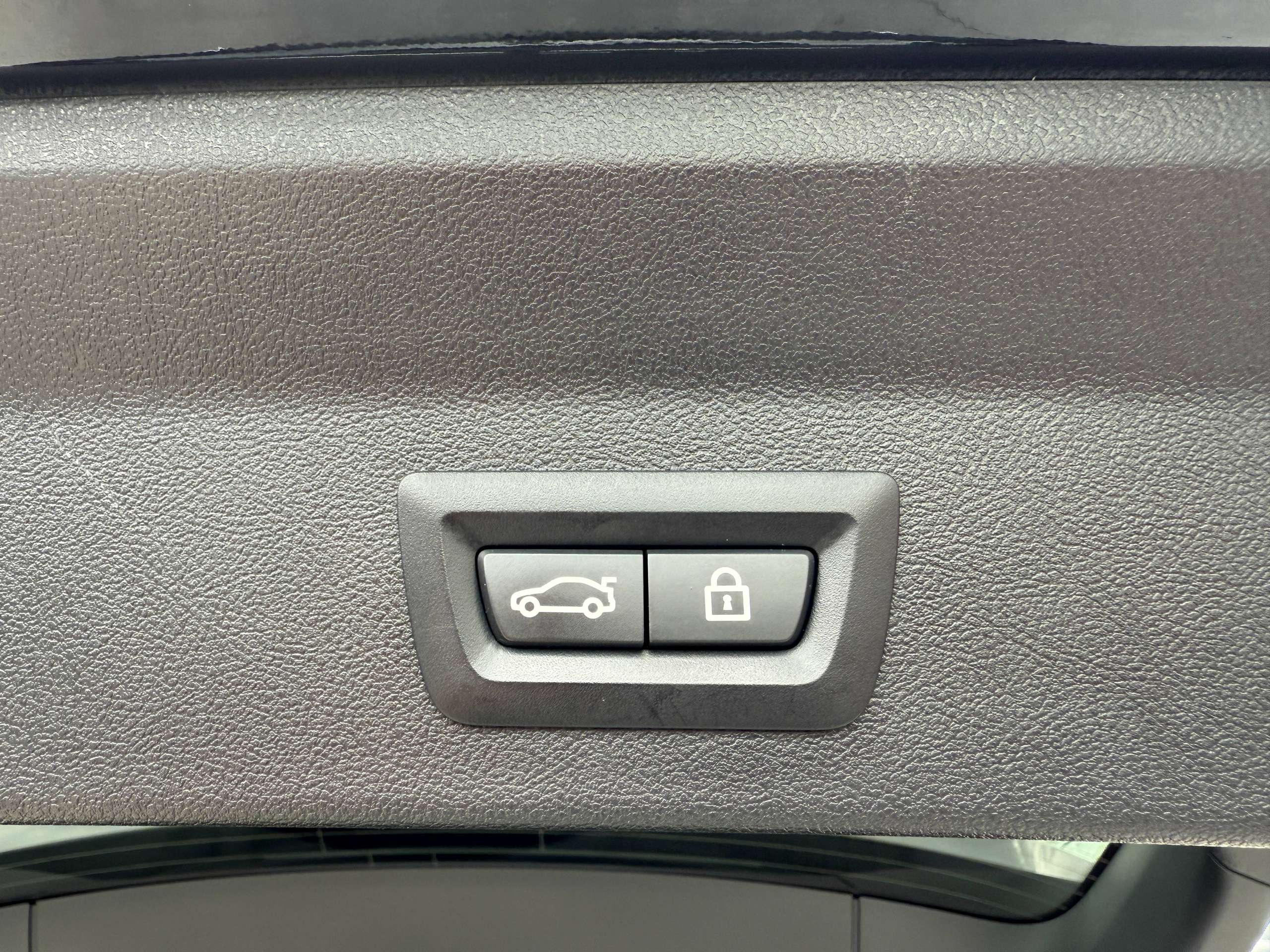 e7387f17-0d92-438a-af71-da59ae3163e219-bmw-x3-2-0ia-m-pack-x-drive-navigatie-zwart-leder-led-opendak-camera.jpg