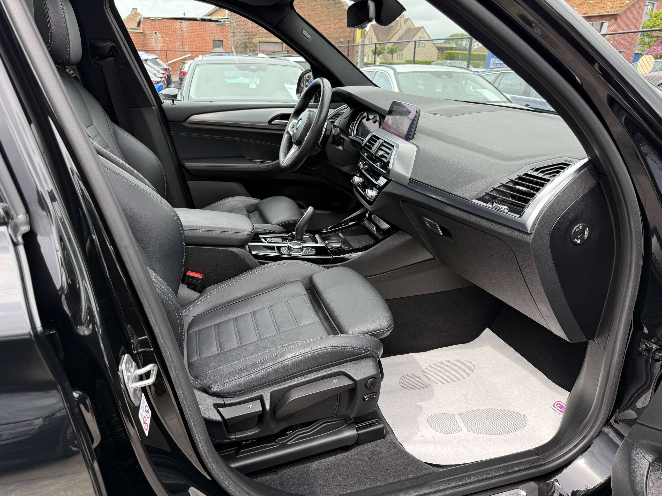 e7387f17-0d92-438a-af71-da59ae3163e230-bmw-x3-2-0ia-m-pack-x-drive-navigatie-zwart-leder-led-opendak-camera.jpg