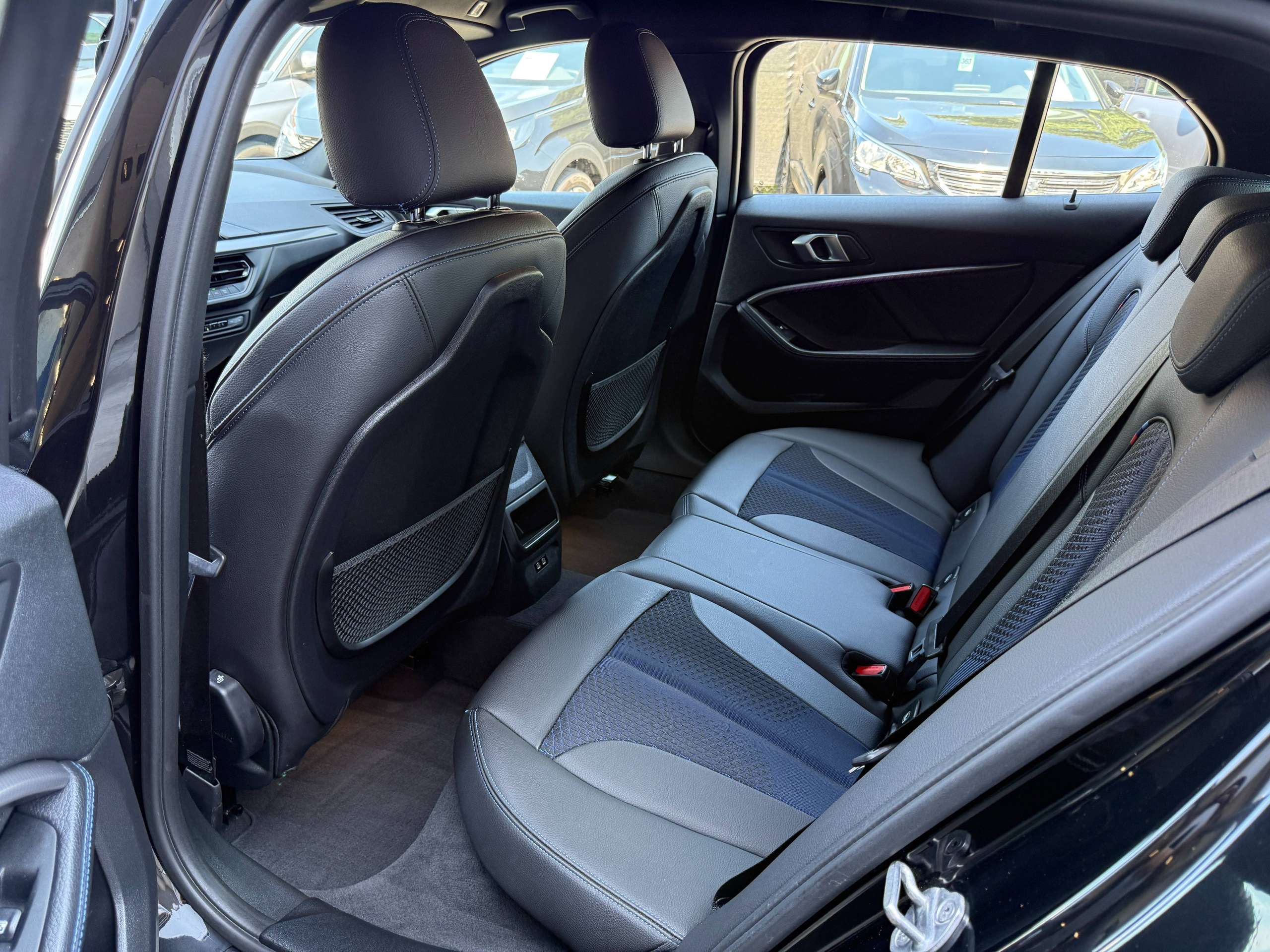 f7052b43-045d-4741-9aee-d5a4ae2d109c15-bmw-116-ia-m-sport-automaat-navigatie-leder-full-led-carplay-dab-alu.jpg