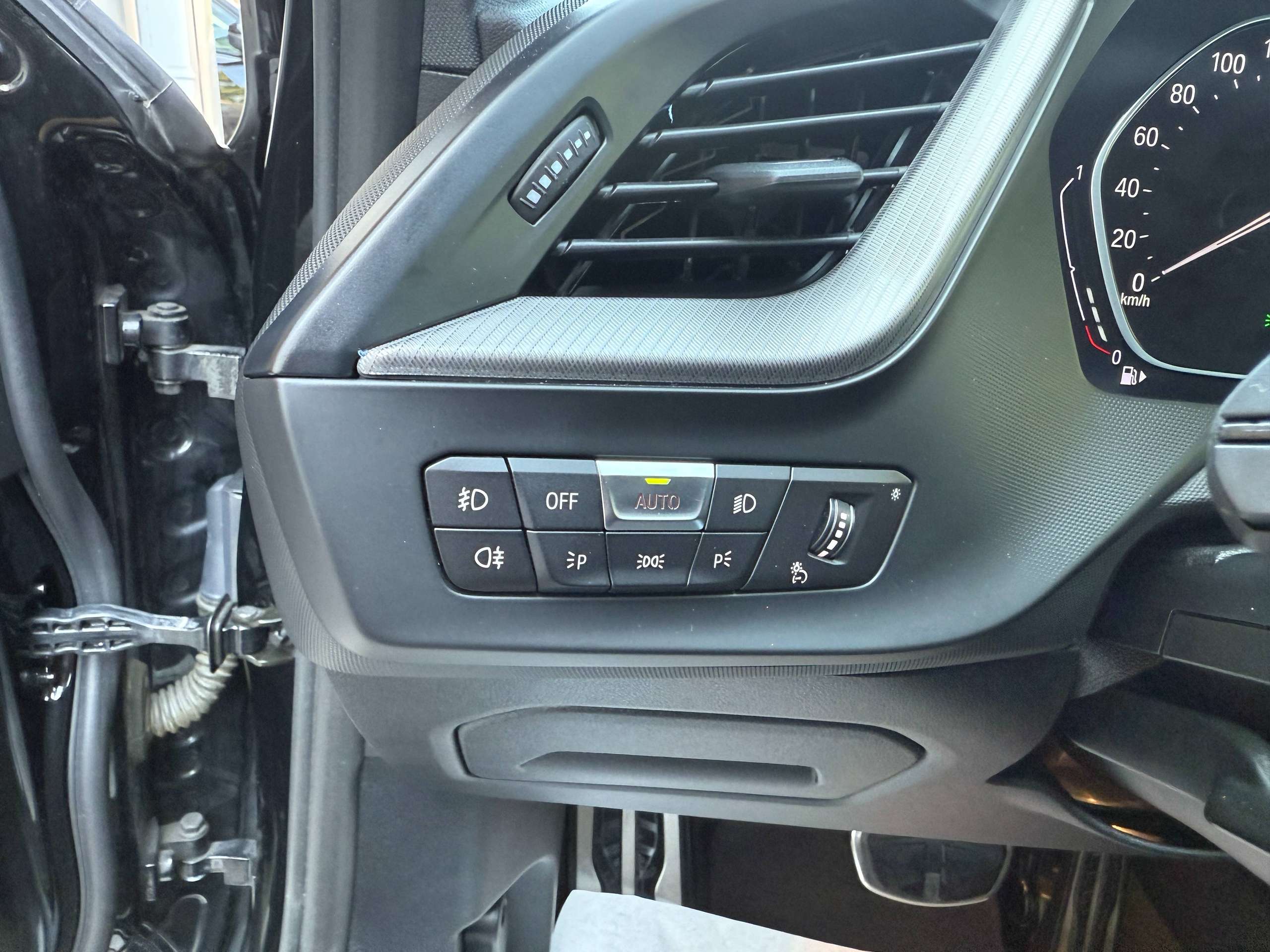 f7052b43-045d-4741-9aee-d5a4ae2d109c17-bmw-116-ia-m-sport-automaat-navigatie-leder-full-led-carplay-dab-alu.jpg