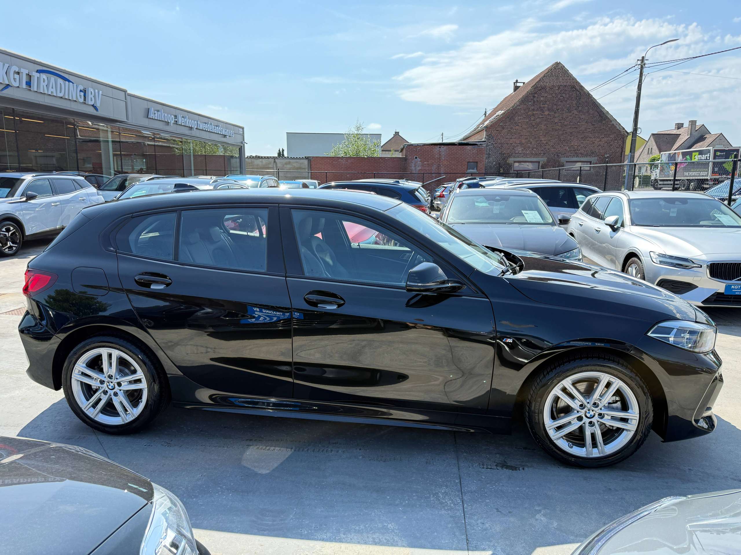f7052b43-045d-4741-9aee-d5a4ae2d109c4-bmw-116-ia-m-sport-automaat-navigatie-leder-full-led-carplay-dab-alu.jpg
