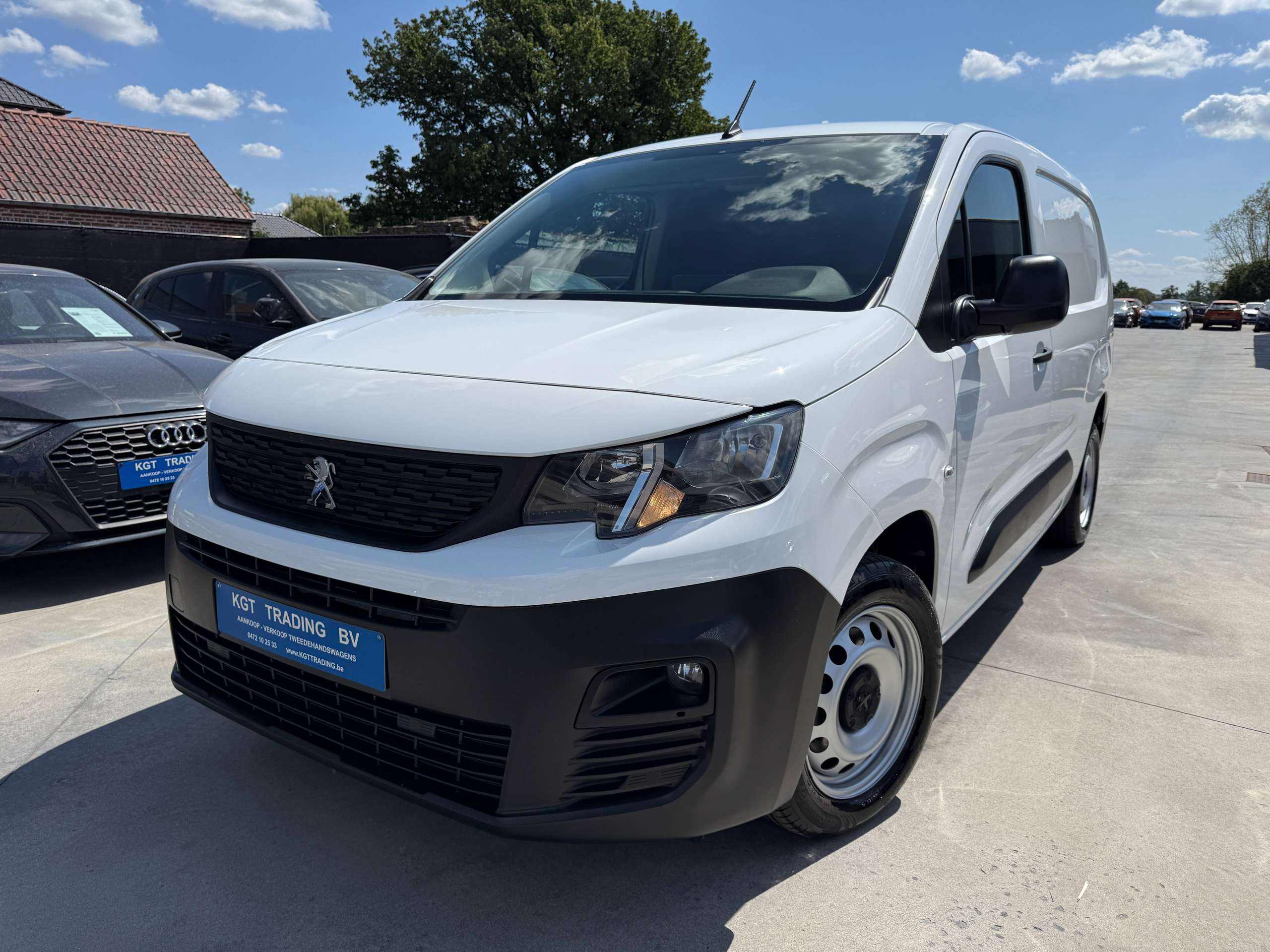 fccbf601-19f1-4680-9f61-9f848a68ba1b1-peugeot-partner-1-5-bluehdi-102pk-l2-carplay-navigatie-bluetooth-pdc-a-c.jpg