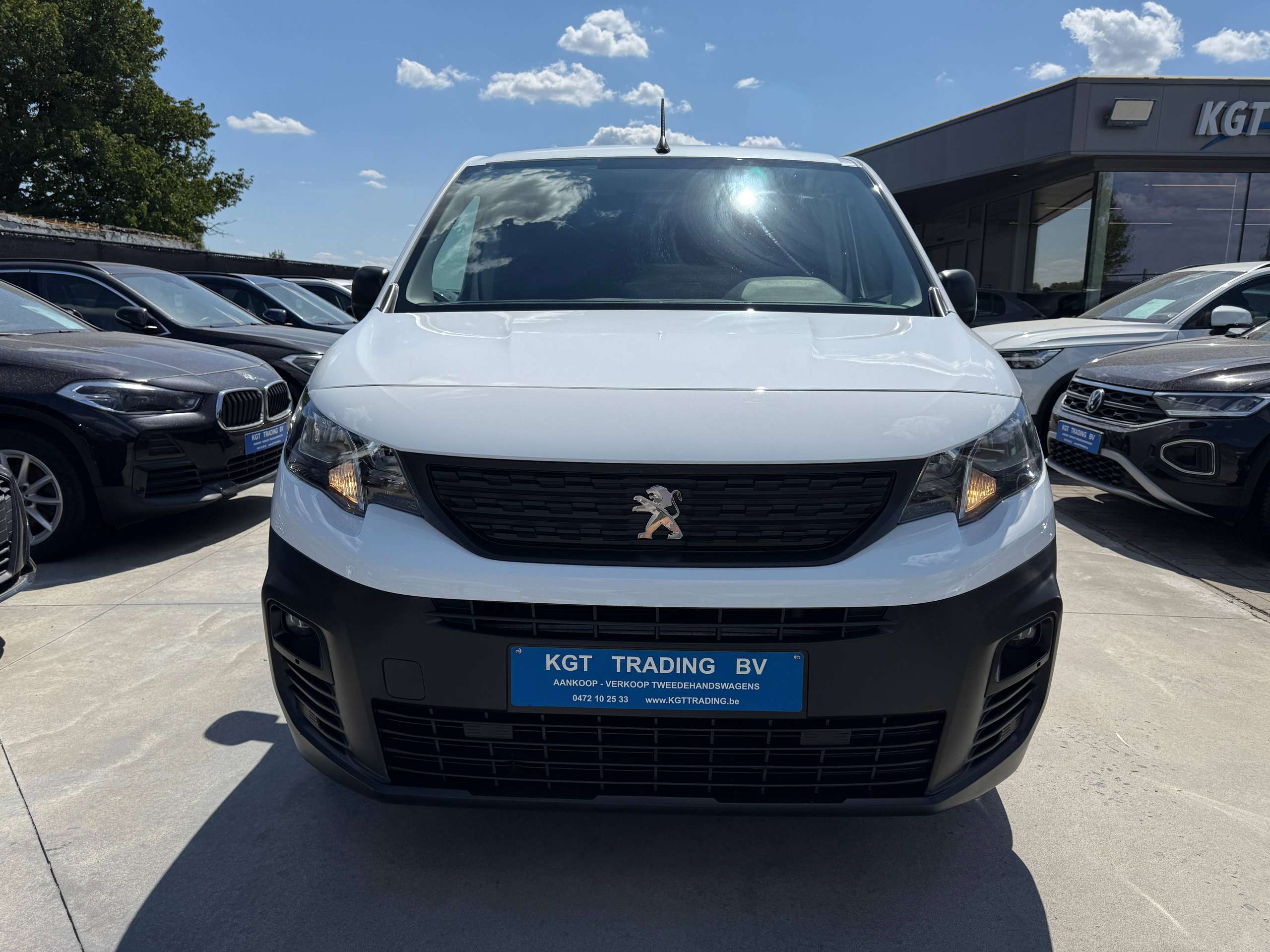 fccbf601-19f1-4680-9f61-9f848a68ba1b2-peugeot-partner-1-5-bluehdi-102pk-l2-carplay-navigatie-bluetooth-pdc-a-c.jpg