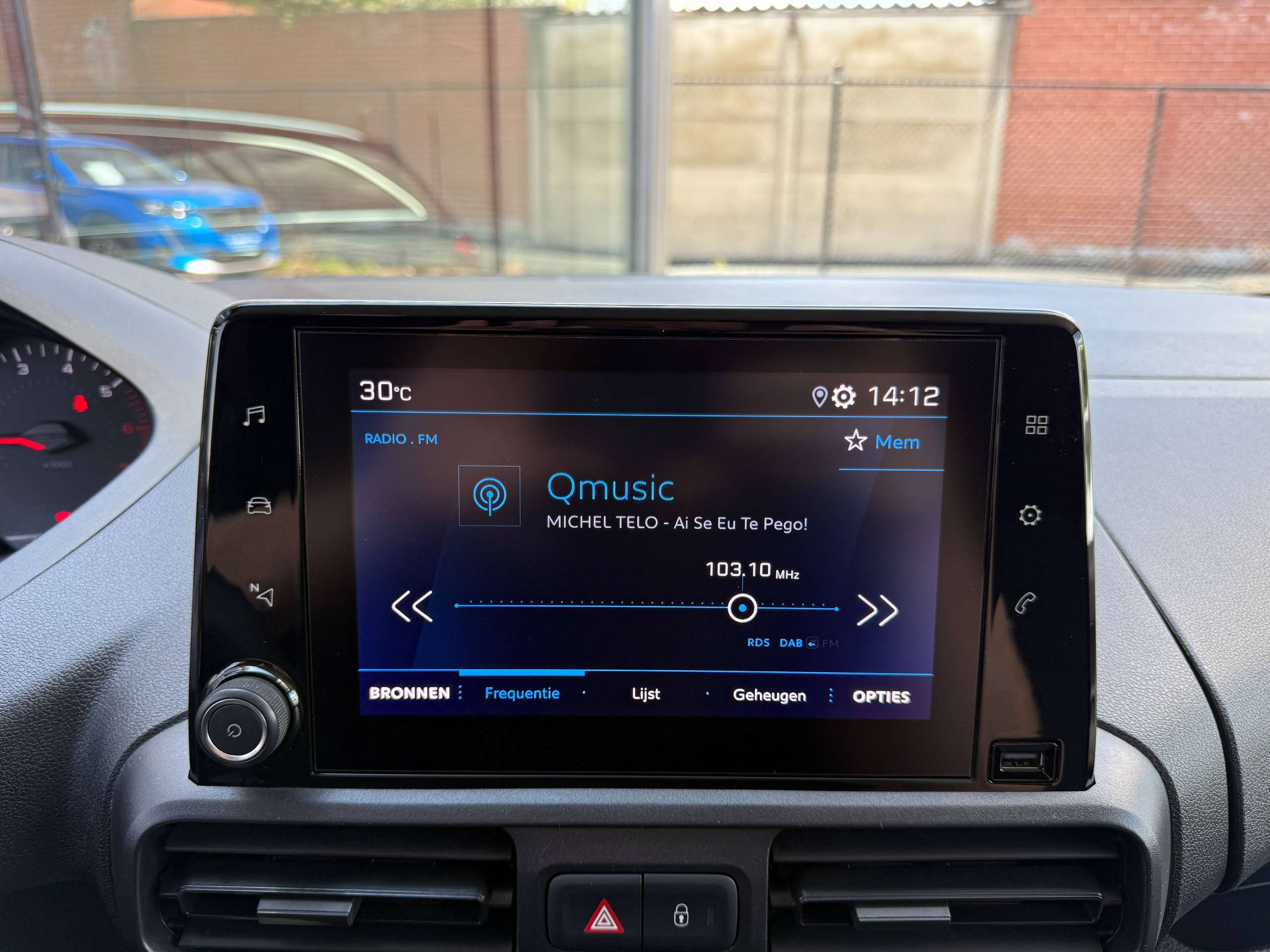 fccbf601-19f1-4680-9f61-9f848a68ba1b21-peugeot-partner-1-5-bluehdi-102pk-l2-carplay-navigatie-bluetooth-pdc-a-c.jpg