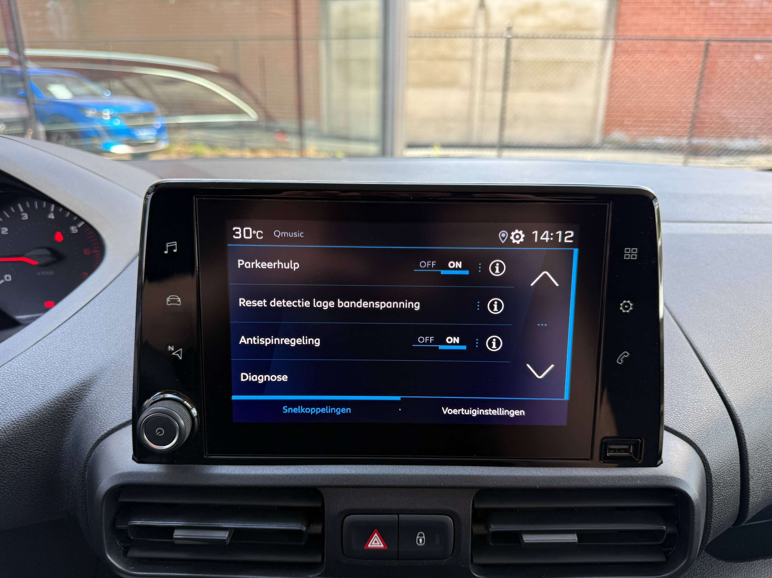 fccbf601-19f1-4680-9f61-9f848a68ba1b22-peugeot-partner-1-5-bluehdi-102pk-l2-carplay-navigatie-bluetooth-pdc-a-c.jpg