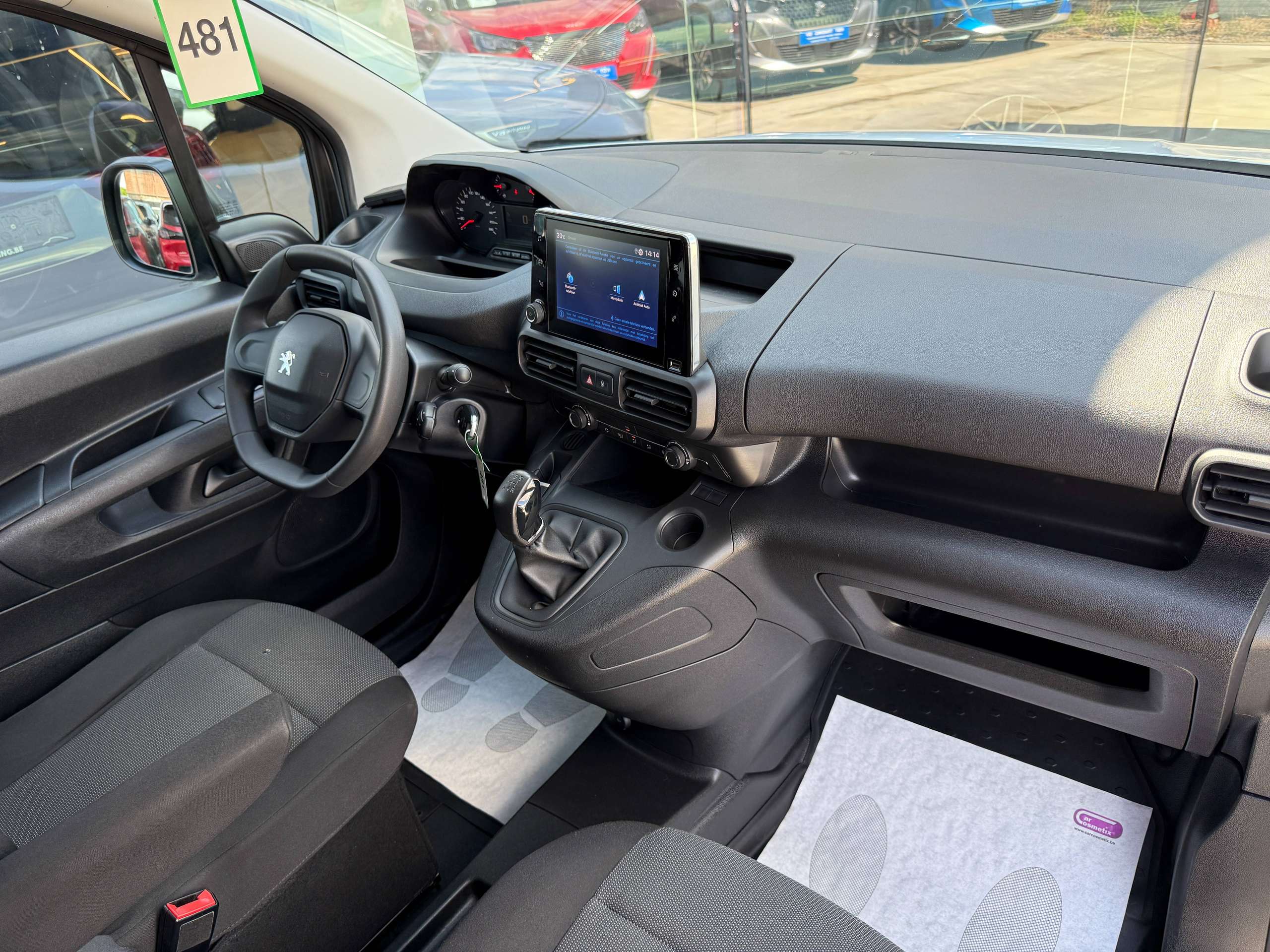 fccbf601-19f1-4680-9f61-9f848a68ba1b27-peugeot-partner-1-5-bluehdi-102pk-l2-carplay-navigatie-bluetooth-pdc-a-c.jpg