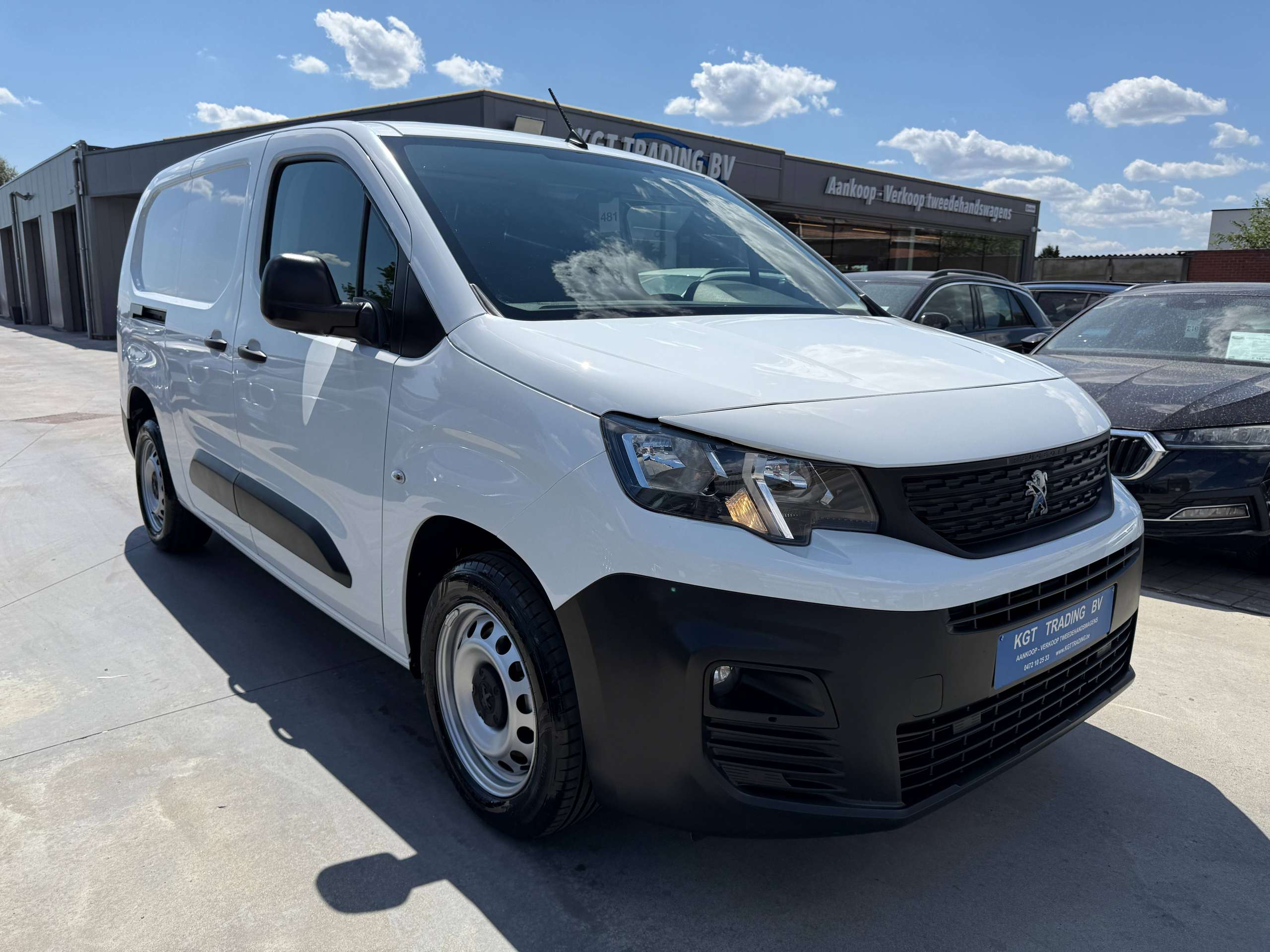 fccbf601-19f1-4680-9f61-9f848a68ba1b3-peugeot-partner-1-5-bluehdi-102pk-l2-carplay-navigatie-bluetooth-pdc-a-c.jpg