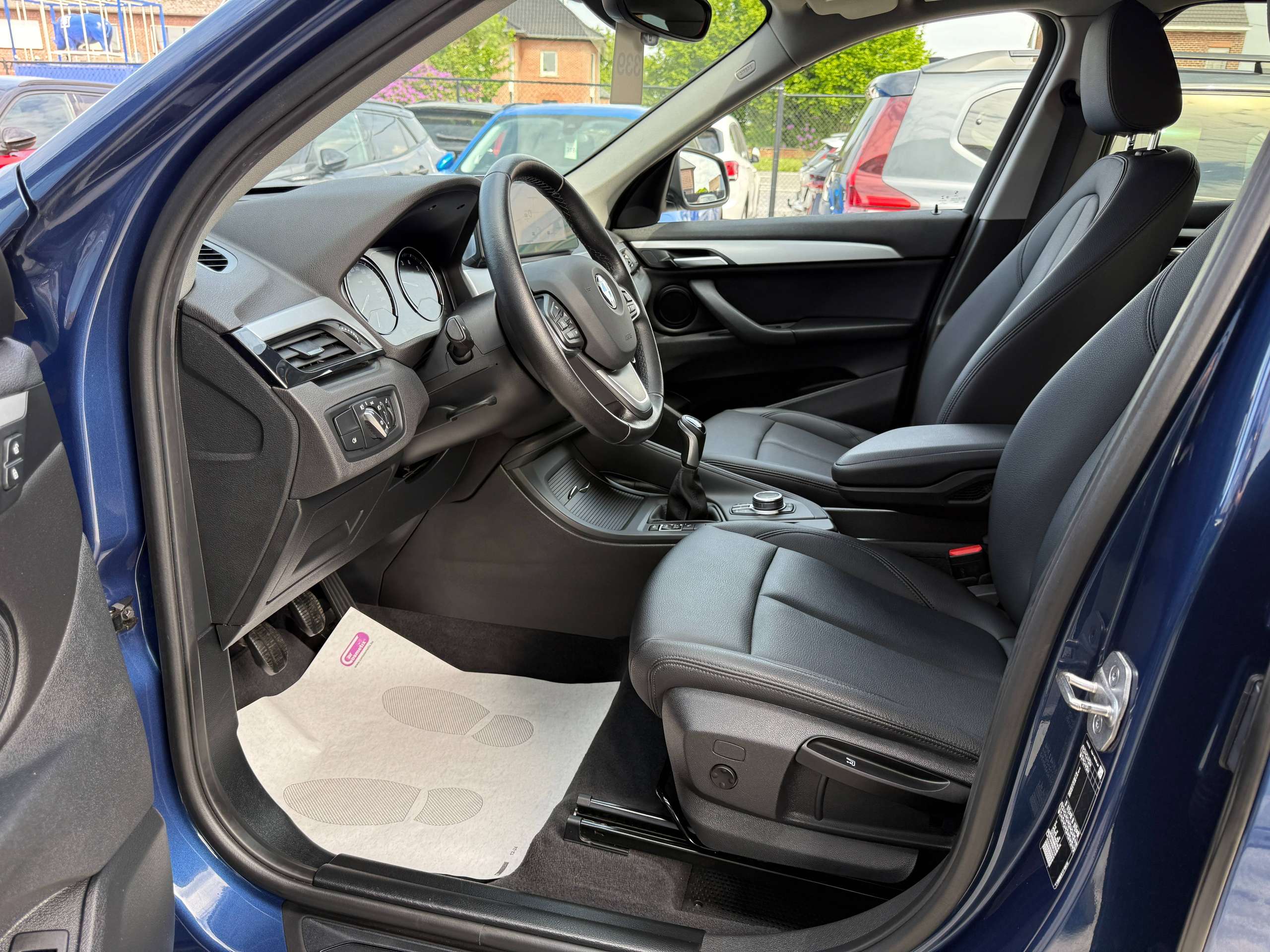 07766b53-5a68-4c6d-8462-7ae9b4686fc311-bmw-x1-1-5i-navigatie-leder-camera-head-up-zetelverwarming.jpg