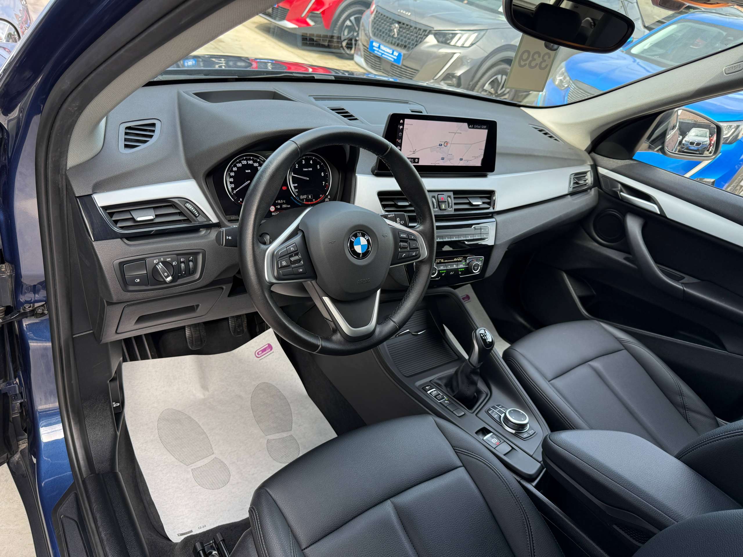 07766b53-5a68-4c6d-8462-7ae9b4686fc312-bmw-x1-1-5i-navigatie-leder-camera-head-up-zetelverwarming.jpg