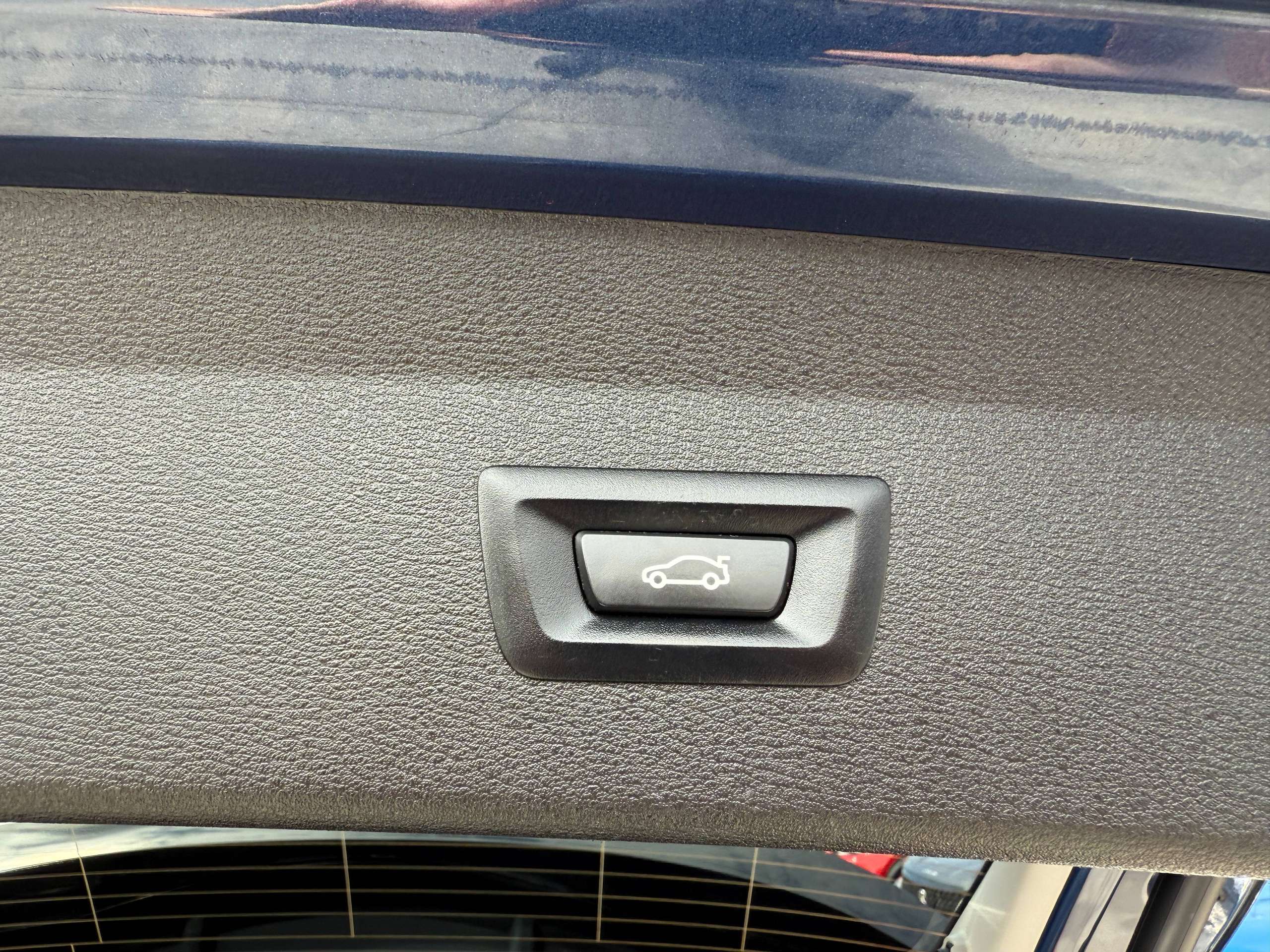 07766b53-5a68-4c6d-8462-7ae9b4686fc315-bmw-x1-1-5i-navigatie-leder-camera-head-up-zetelverwarming.jpg