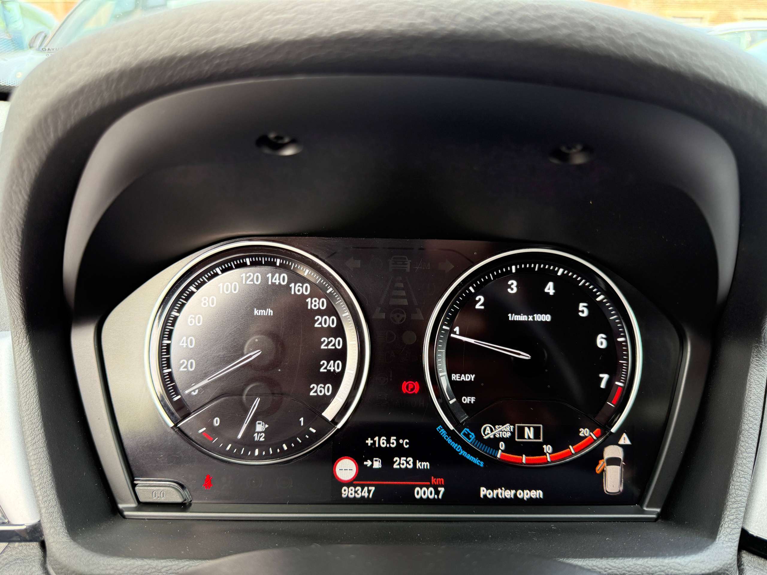 07766b53-5a68-4c6d-8462-7ae9b4686fc318-bmw-x1-1-5i-navigatie-leder-camera-head-up-zetelverwarming.jpg