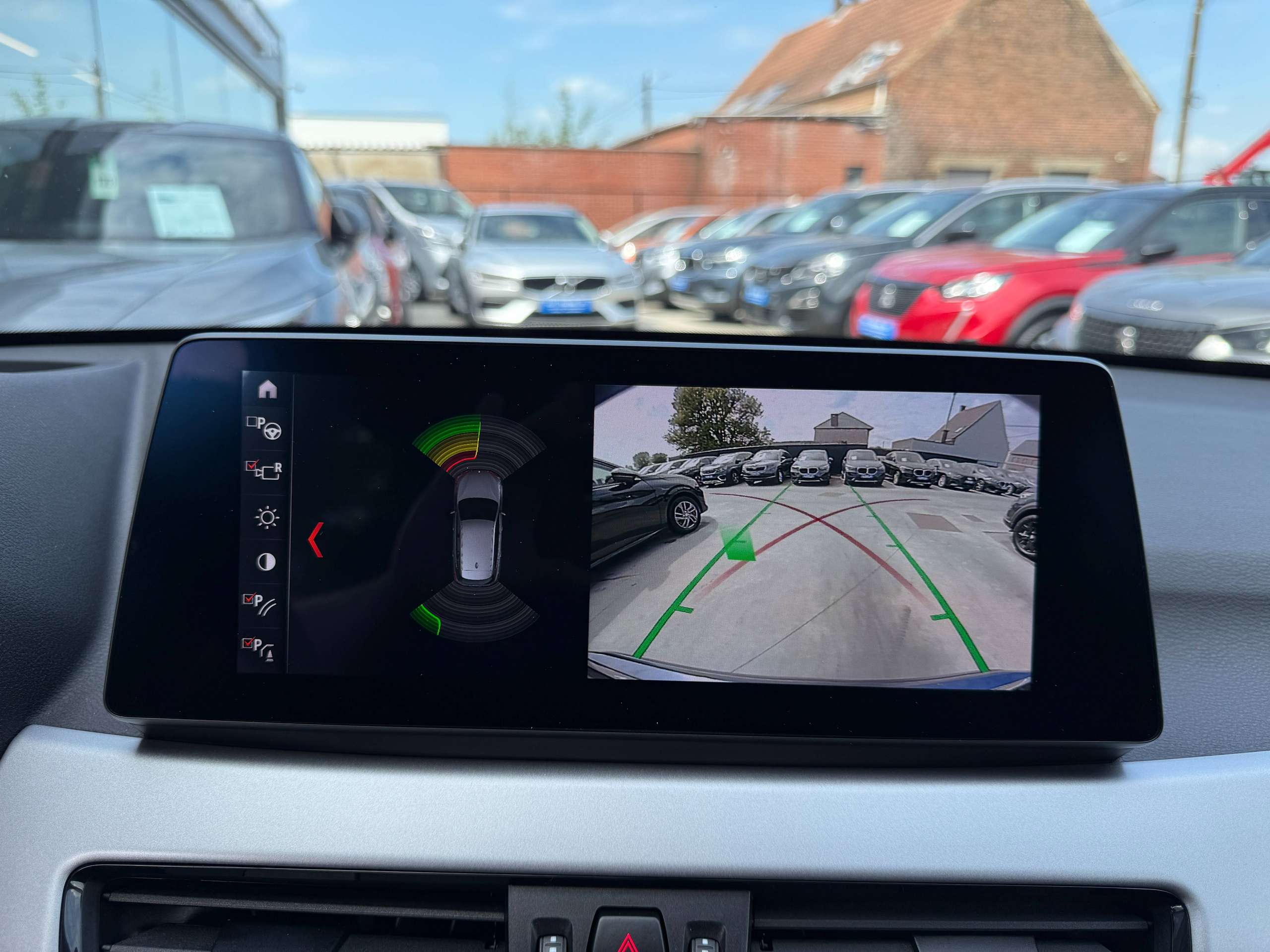 07766b53-5a68-4c6d-8462-7ae9b4686fc320-bmw-x1-1-5i-navigatie-leder-camera-head-up-zetelverwarming.jpg