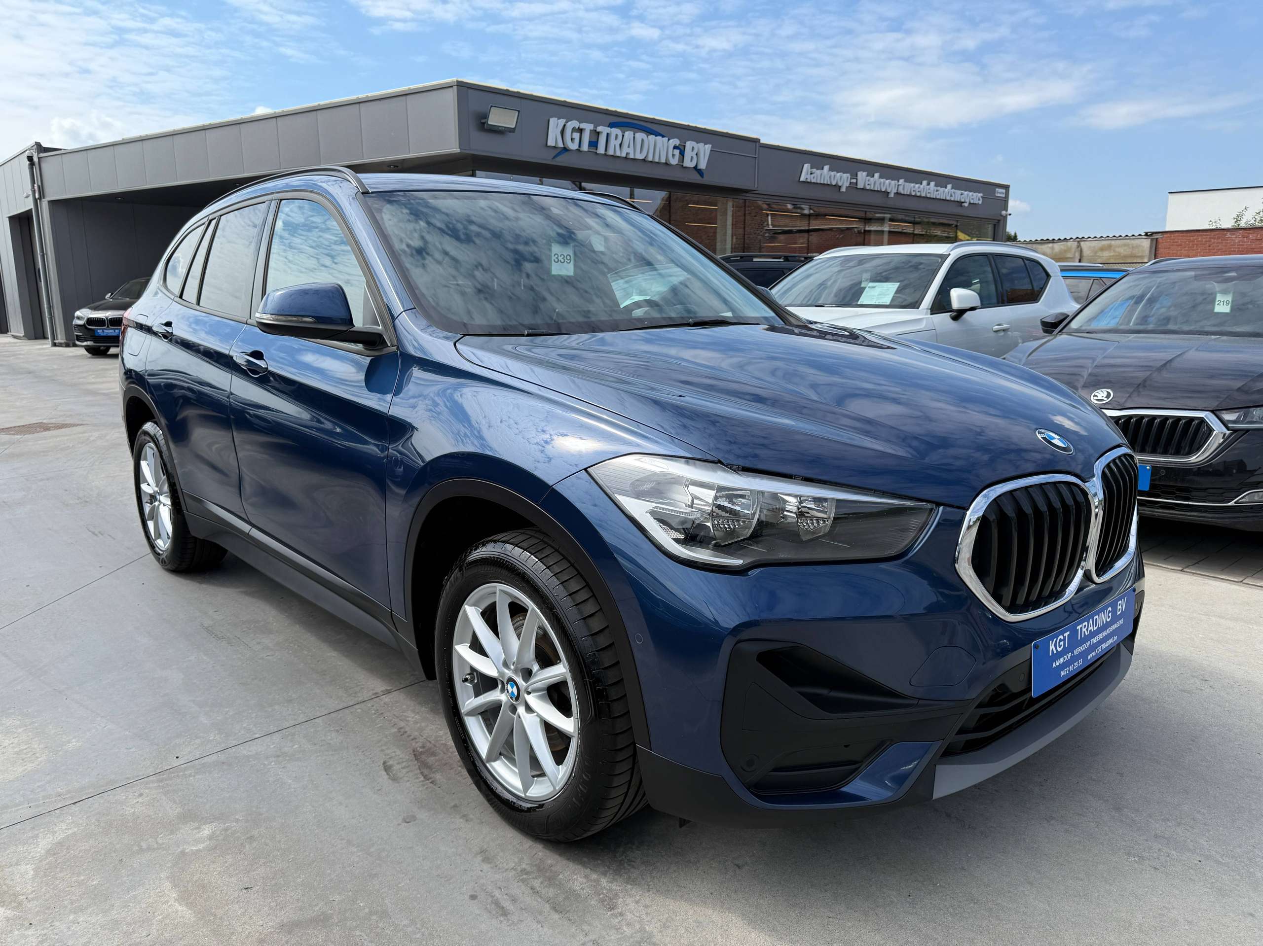 07766b53-5a68-4c6d-8462-7ae9b4686fc33-bmw-x1-1-5i-navigatie-leder-camera-head-up-zetelverwarming.jpg