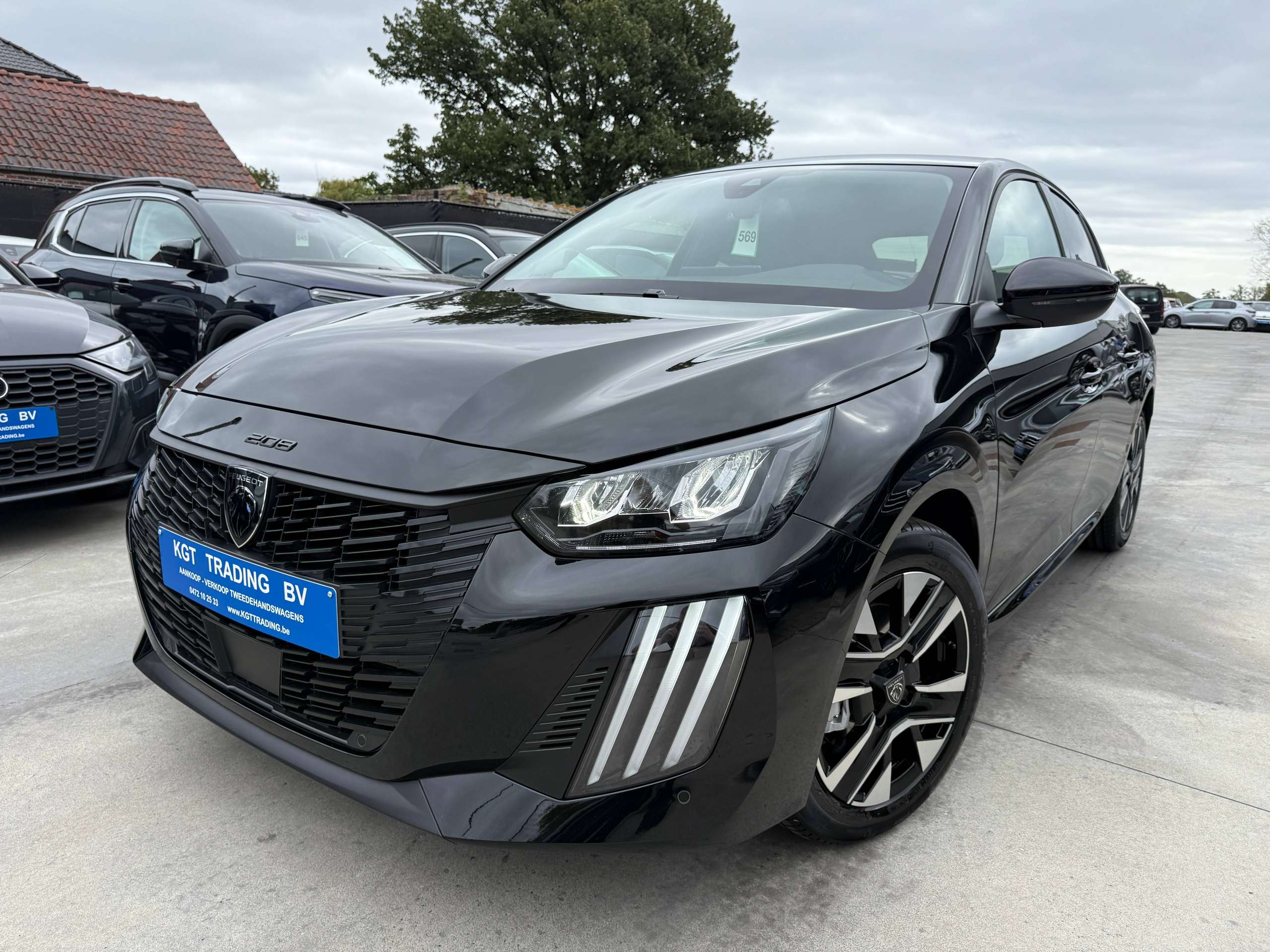 103caf56-f761-4ab3-ac22-4a0bd9db90521-peugeot-208-1-2i-turbo-100pk-allure-leder-full-led-carplay-bluetooth-pdc.jpg