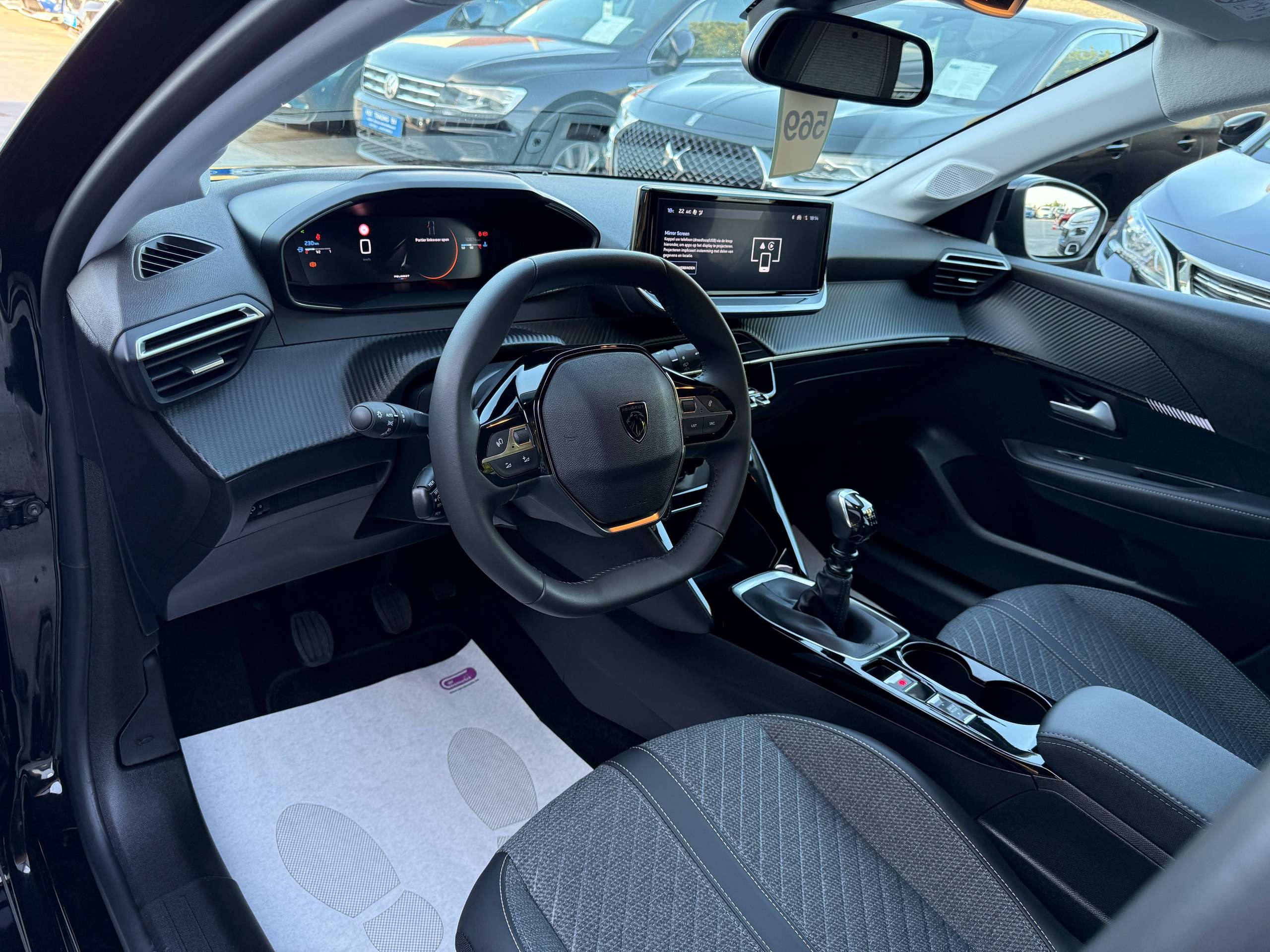 103caf56-f761-4ab3-ac22-4a0bd9db905213-peugeot-208-1-2i-turbo-100pk-allure-leder-full-led-carplay-bluetooth-pdc.jpg