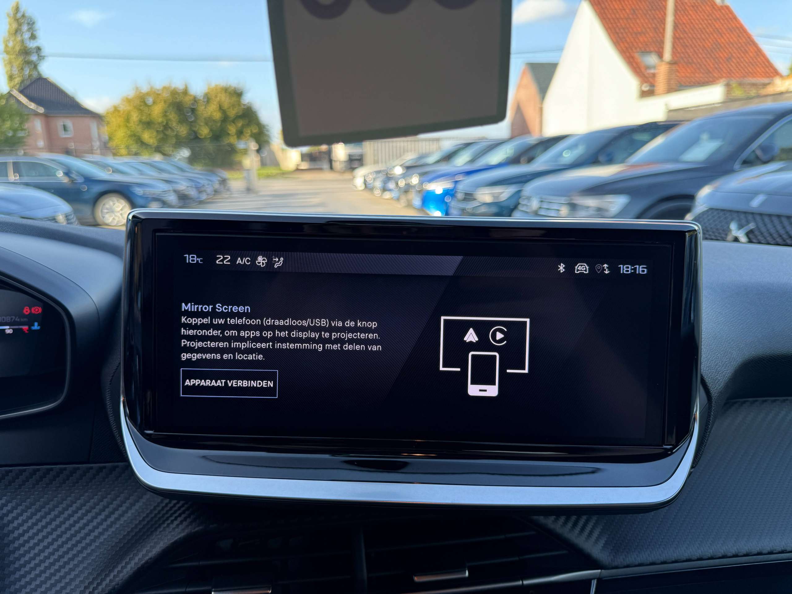 103caf56-f761-4ab3-ac22-4a0bd9db905219-peugeot-208-1-2i-turbo-100pk-allure-leder-full-led-carplay-bluetooth-pdc.jpg
