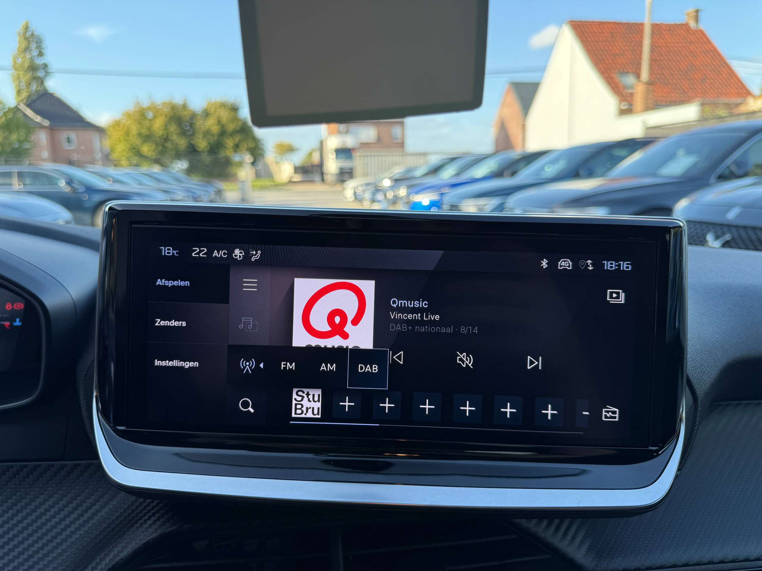 103caf56-f761-4ab3-ac22-4a0bd9db905222-peugeot-208-1-2i-turbo-100pk-allure-leder-full-led-carplay-bluetooth-pdc.jpg