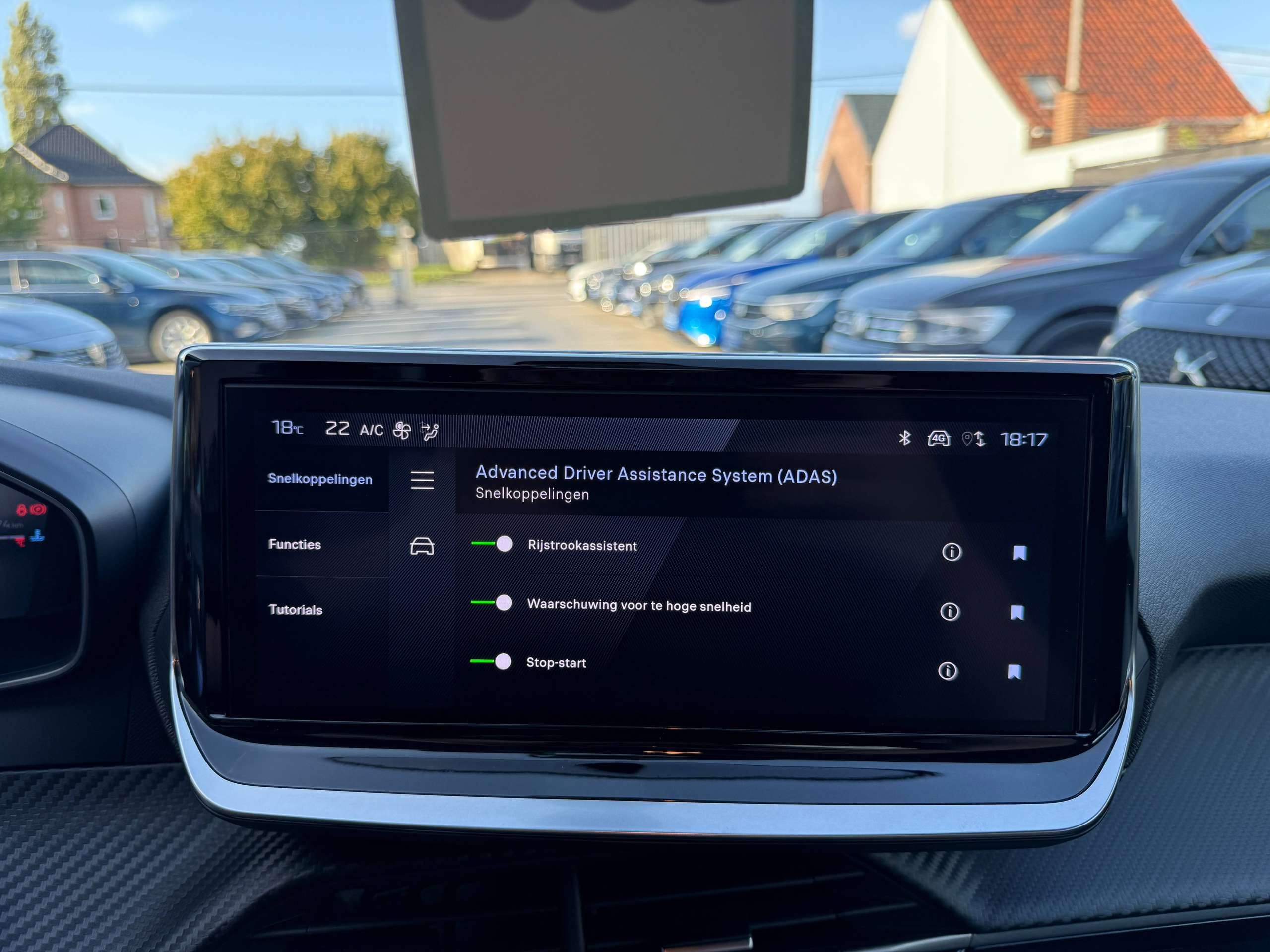103caf56-f761-4ab3-ac22-4a0bd9db905224-peugeot-208-1-2i-turbo-100pk-allure-leder-full-led-carplay-bluetooth-pdc.jpg