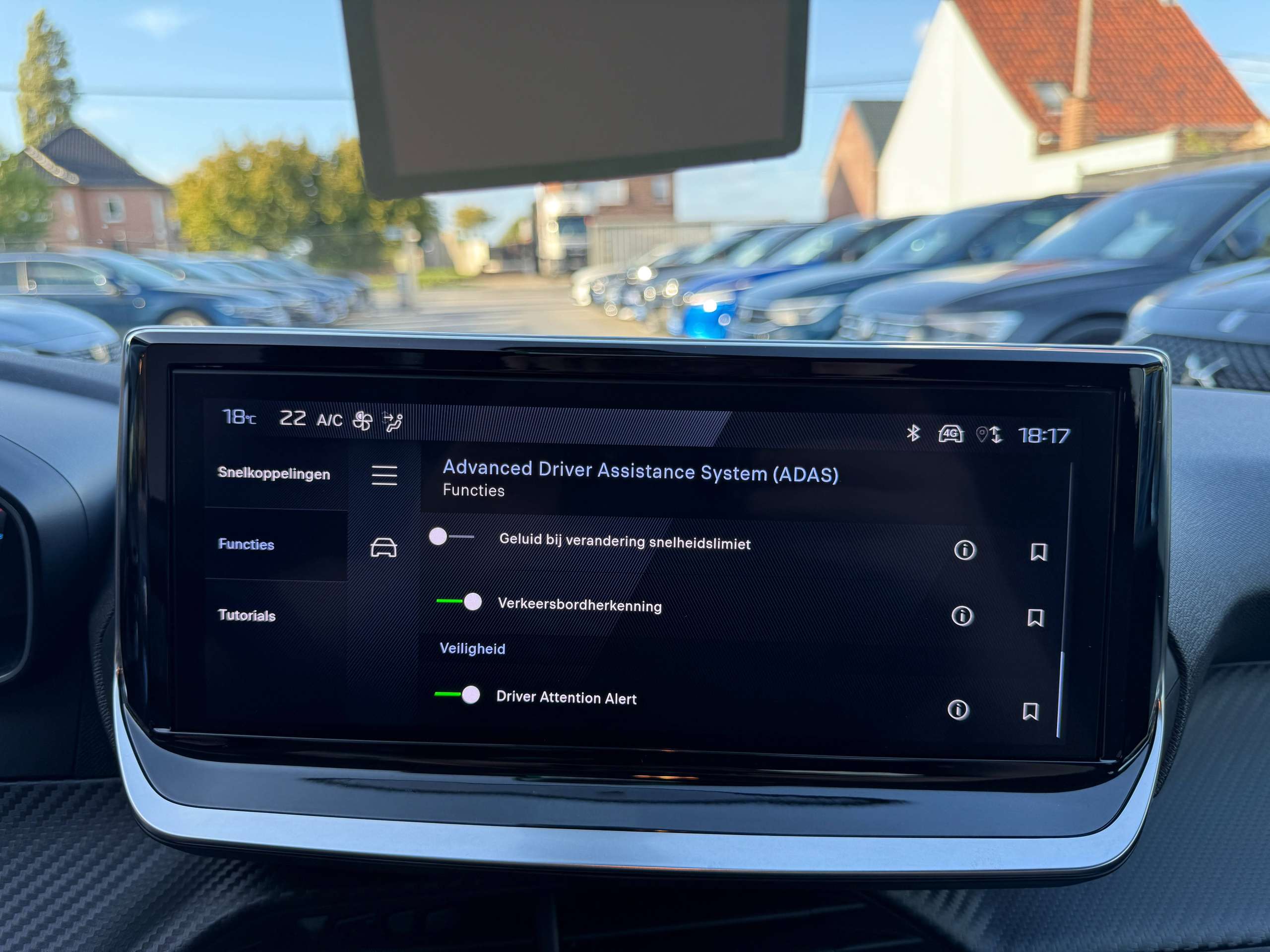 103caf56-f761-4ab3-ac22-4a0bd9db905225-peugeot-208-1-2i-turbo-100pk-allure-leder-full-led-carplay-bluetooth-pdc.jpg
