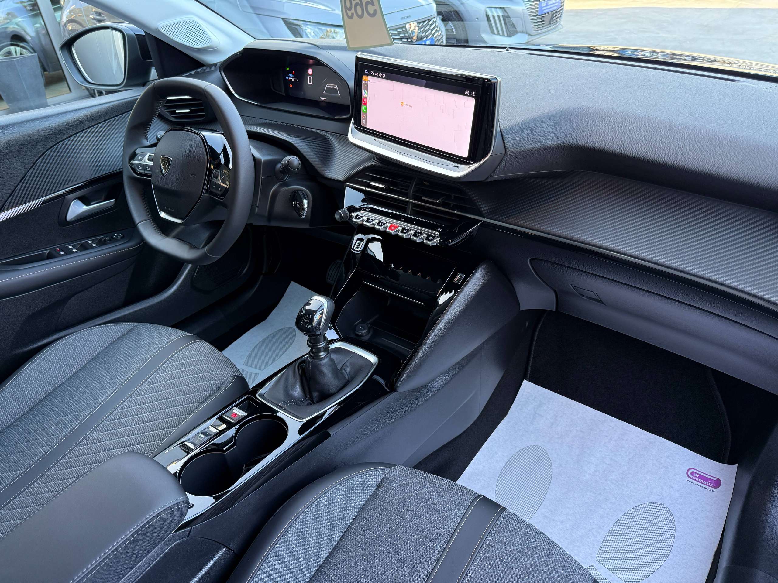 103caf56-f761-4ab3-ac22-4a0bd9db905229-peugeot-208-1-2i-turbo-100pk-allure-leder-full-led-carplay-bluetooth-pdc.jpg