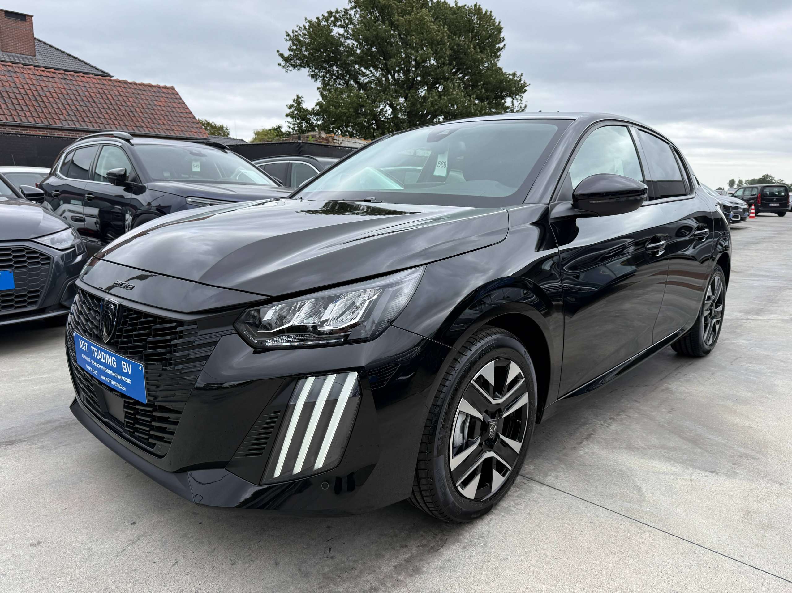 103caf56-f761-4ab3-ac22-4a0bd9db90529-peugeot-208-1-2i-turbo-100pk-allure-leder-full-led-carplay-bluetooth-pdc.jpg