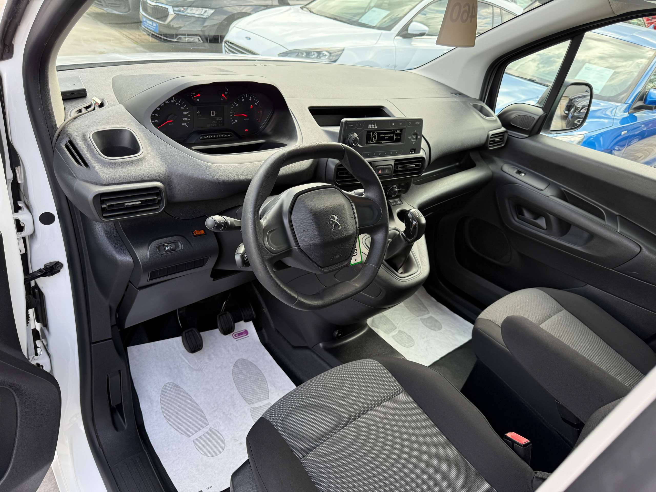 123be262-9555-422d-aa0d-d68a7fb5b3bf13-peugeot-partner-1-5-bluehdi-102pk-l2-bluetooth-pdc-a-c-carpass.jpg